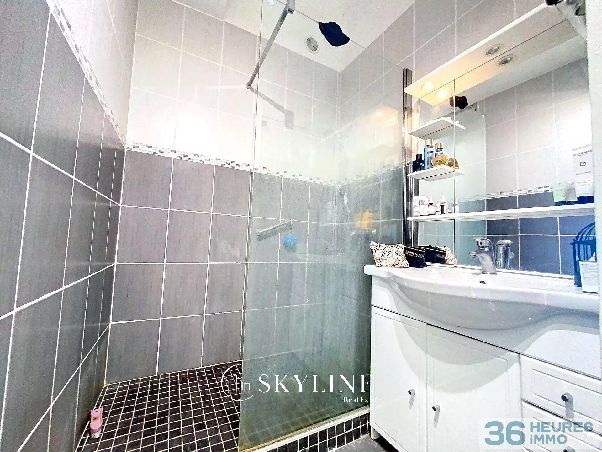 Magnifique T4 meublé et équipé refait à neuf avec un extérieur à 2 pas du Parc Chanot!