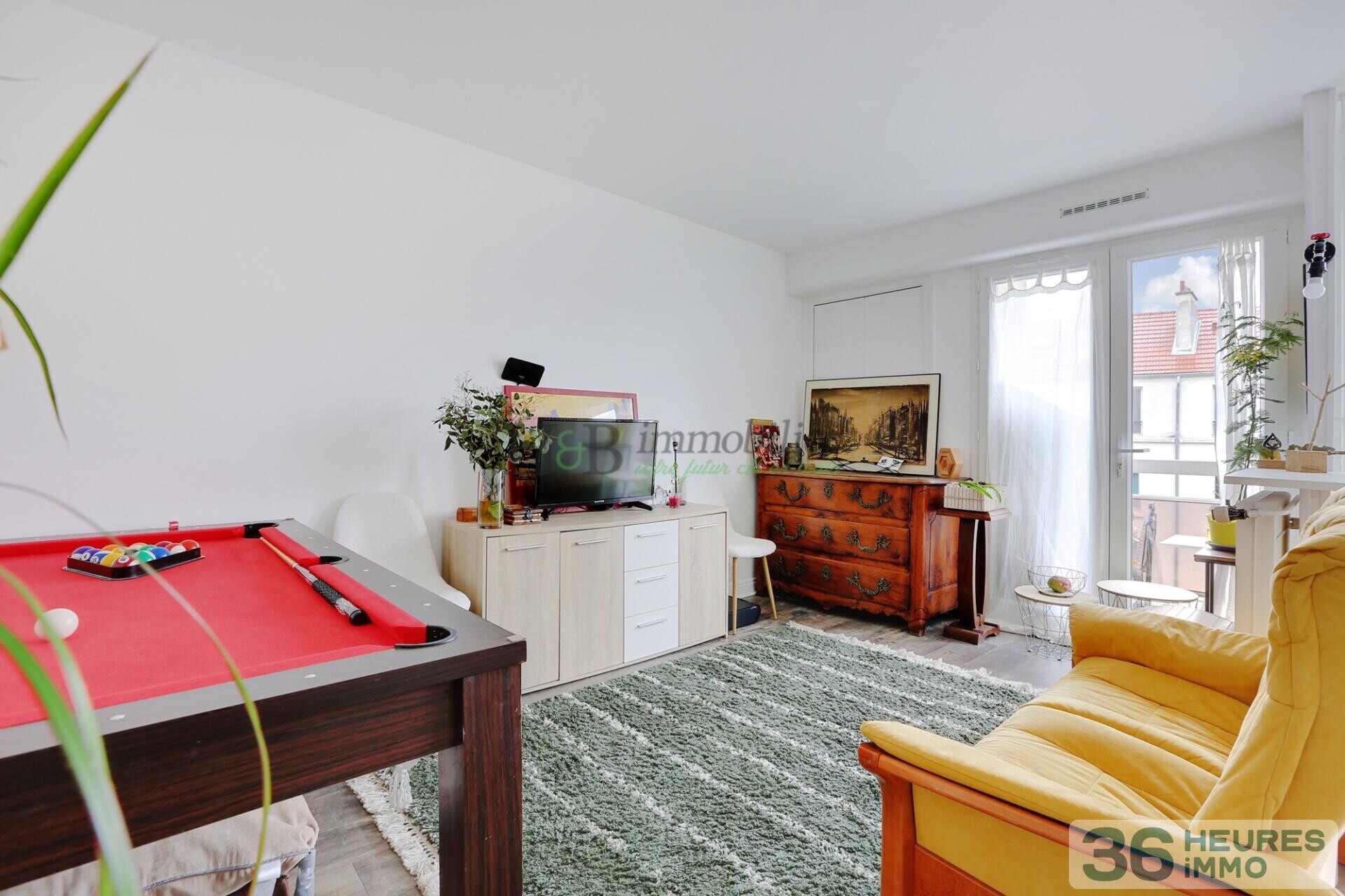 Deux pièces avec balcon ensoleillé