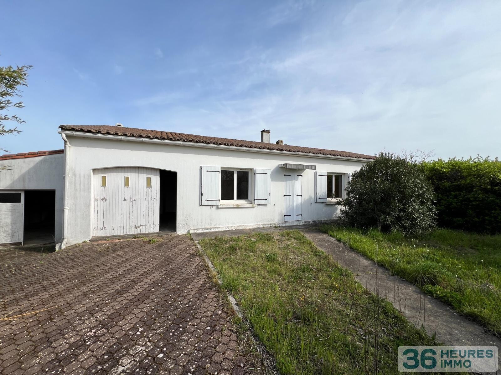 Maison avec terrain constructible de 1392 m2