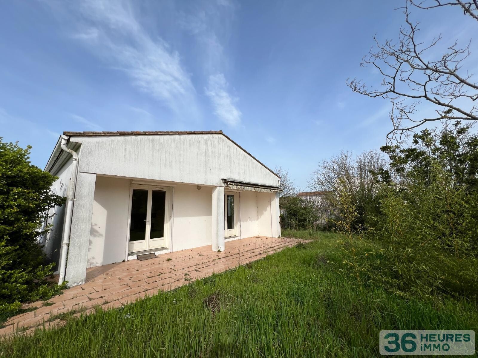 Maison avec terrain constructible de 1392 m2