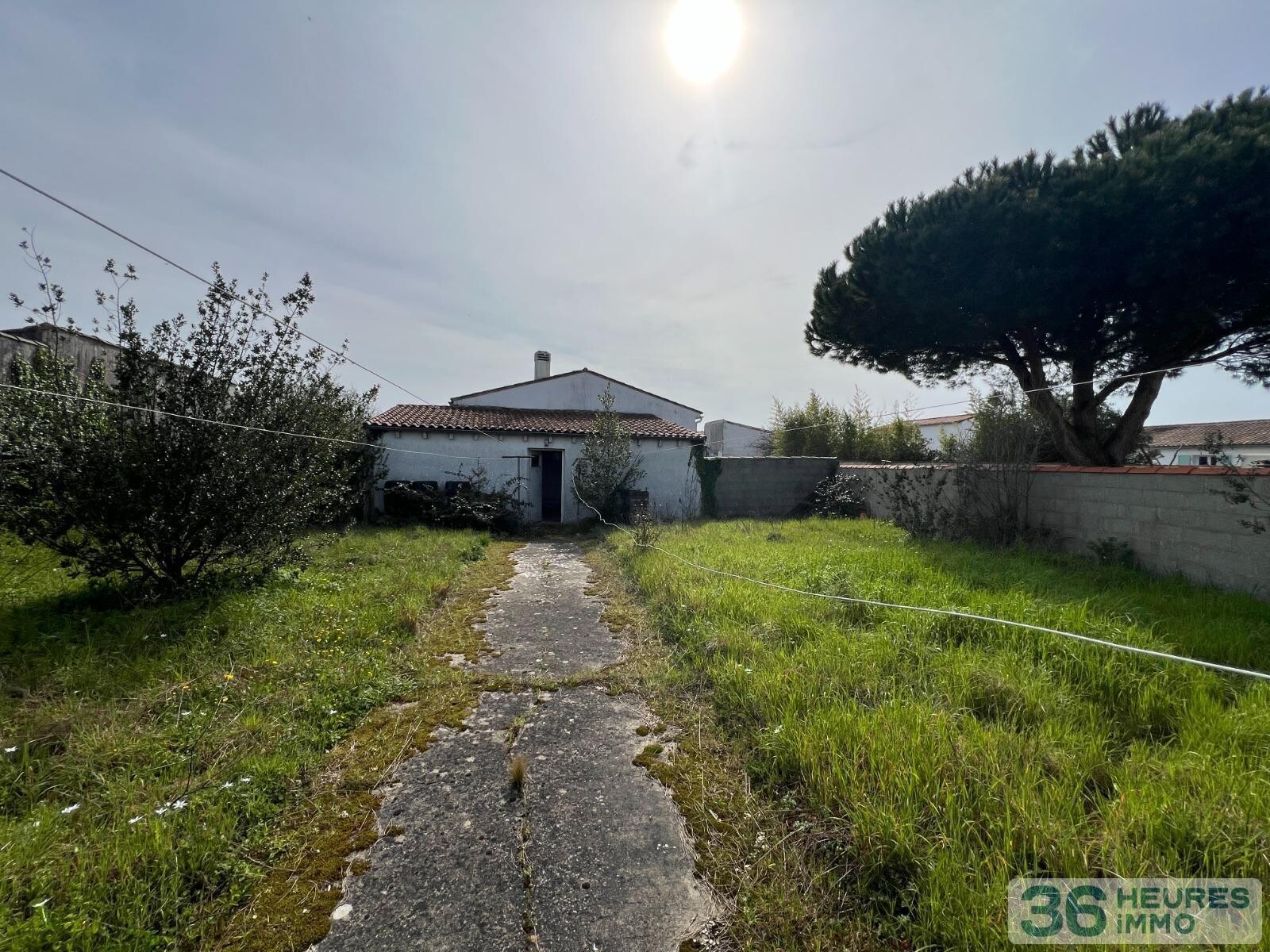 Maison avec terrain constructible de 1392 m2