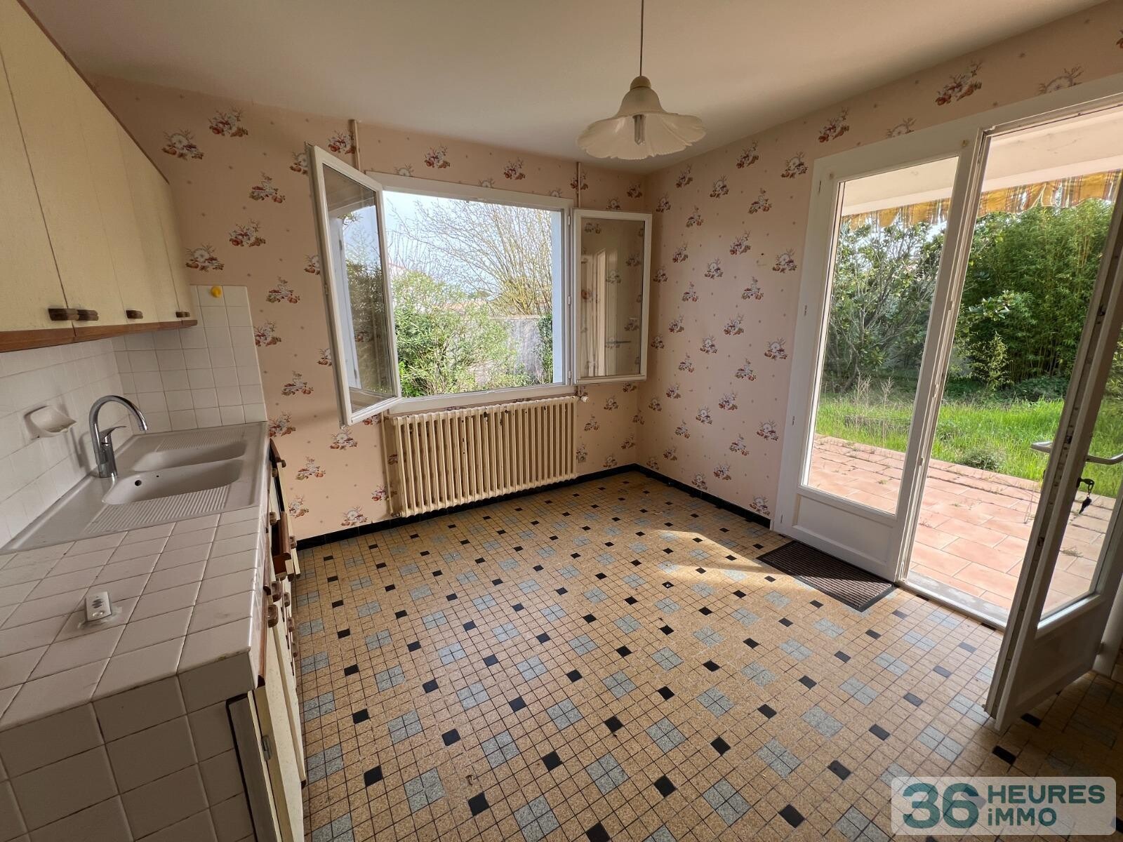 Maison avec terrain constructible de 1392 m2