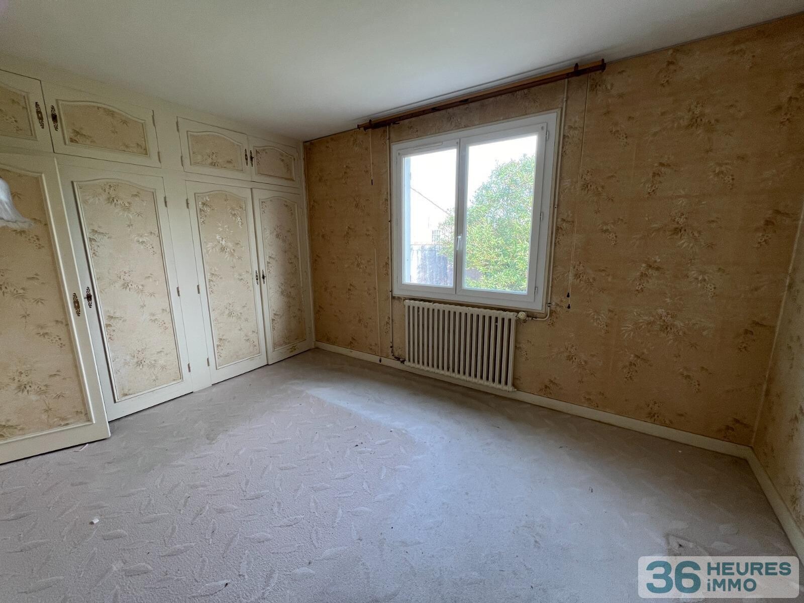 Maison avec terrain constructible de 1392 m2