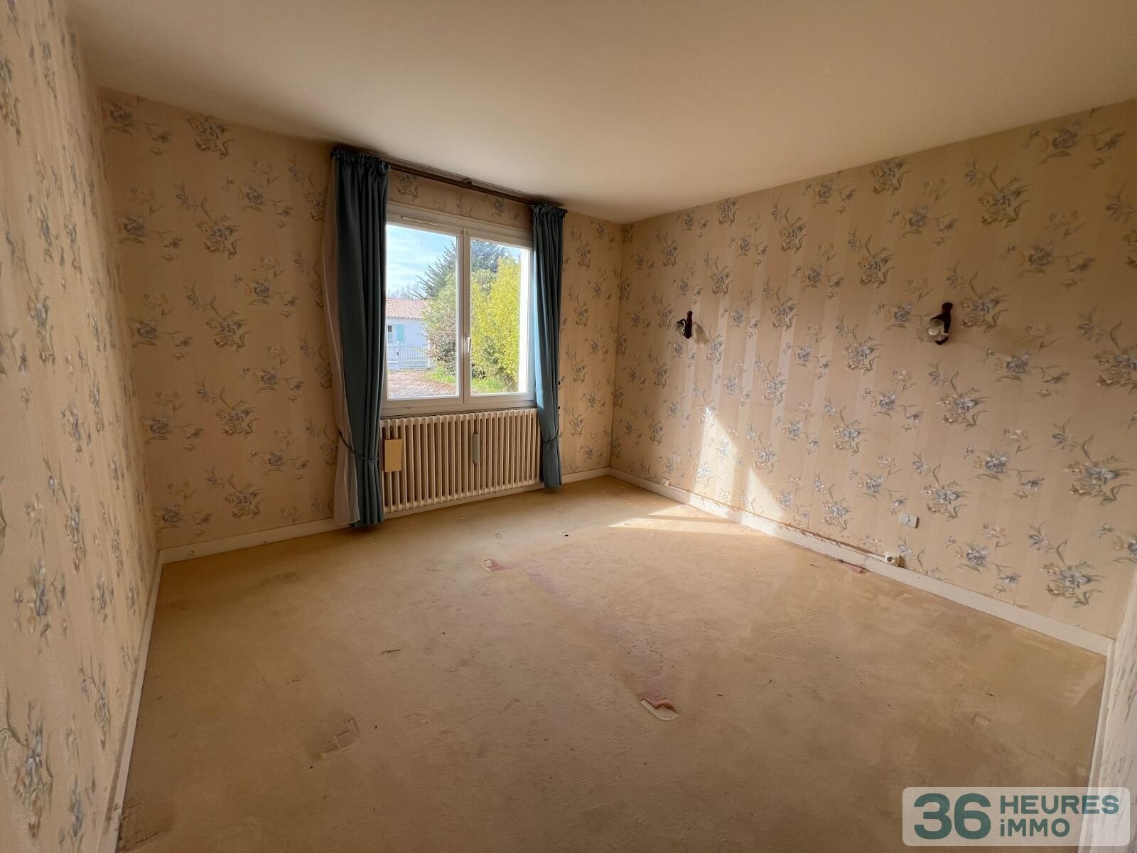 Maison avec terrain constructible de 1392 m2