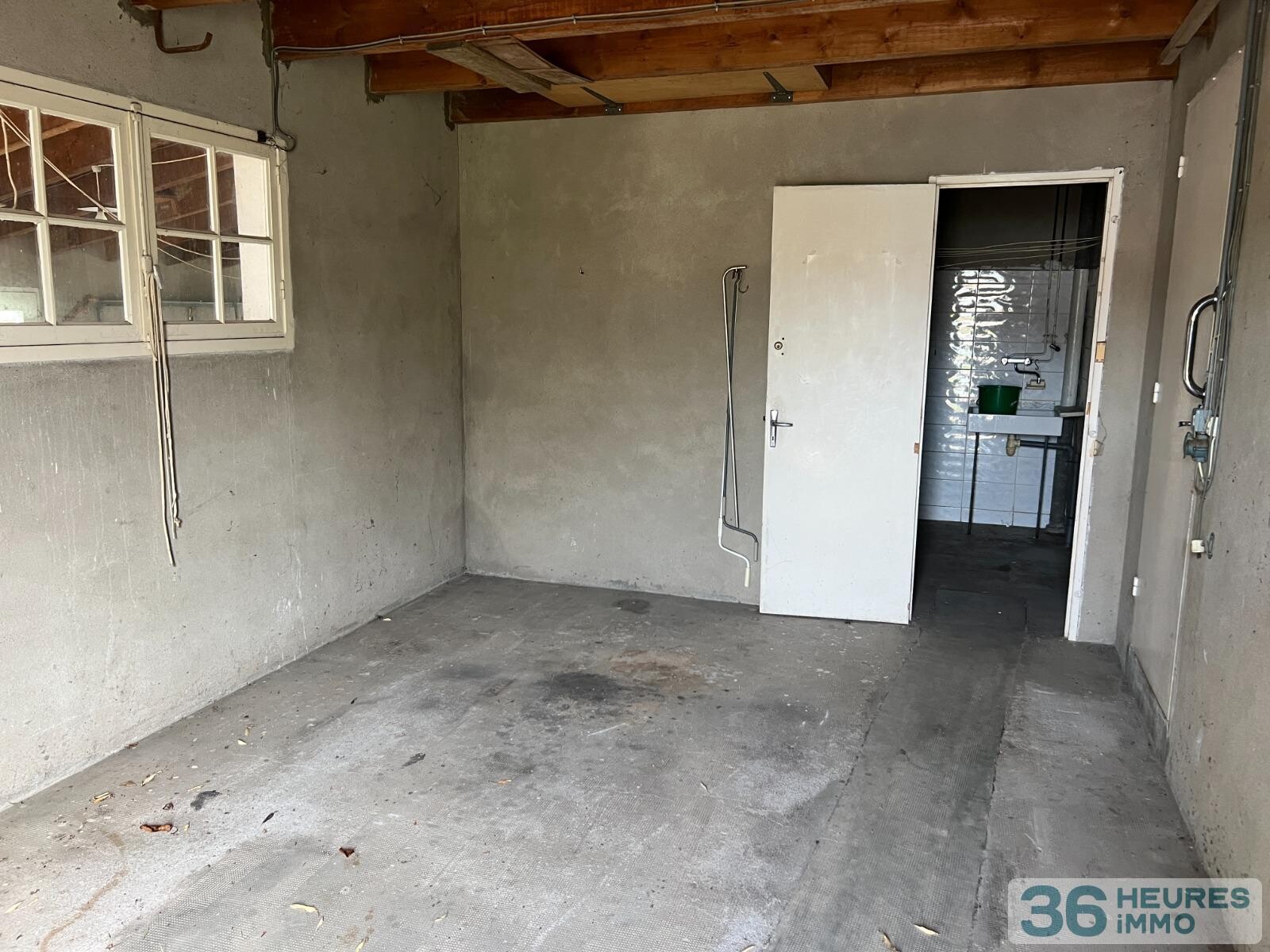 Maison avec terrain constructible de 1392 m2