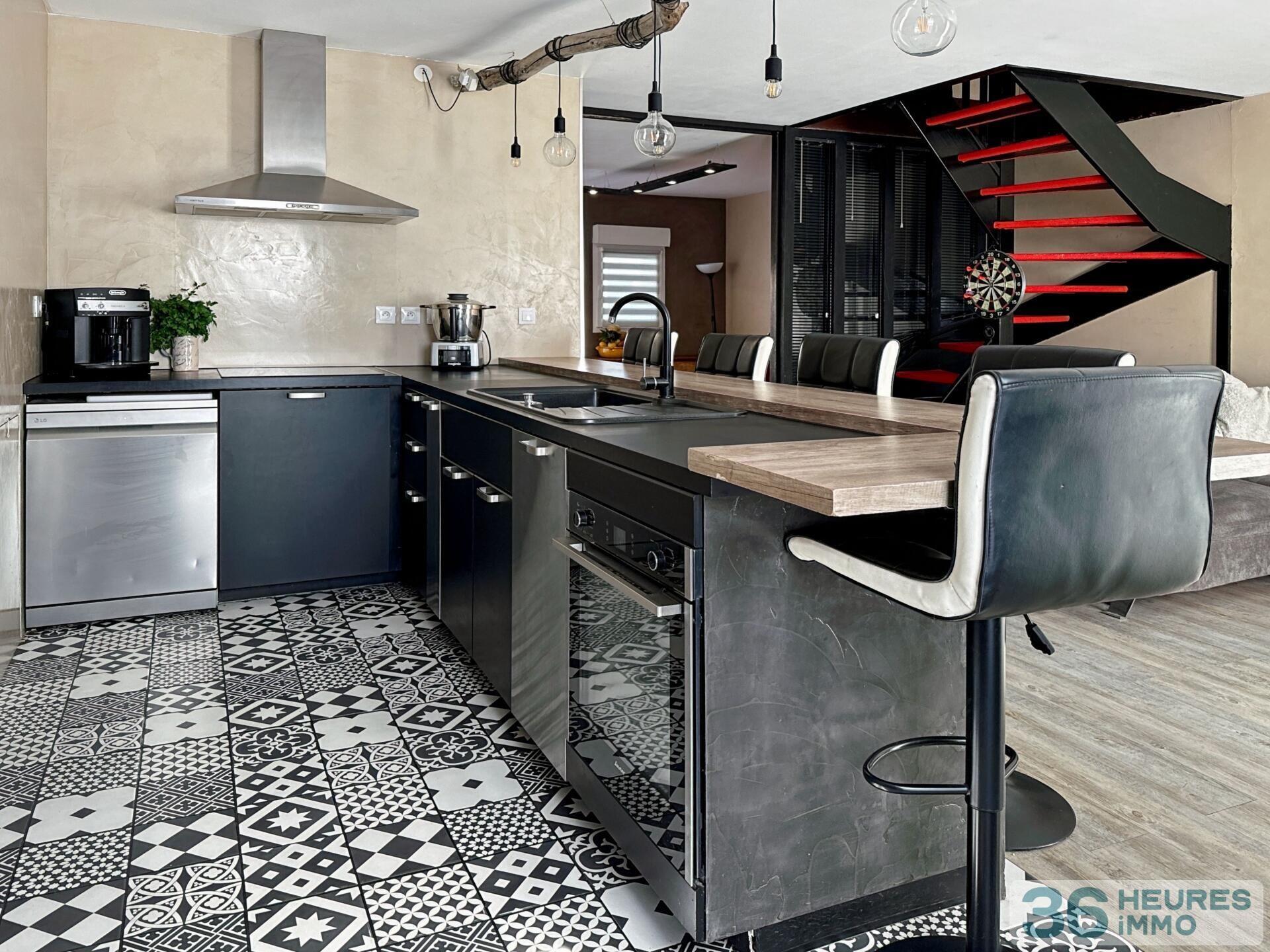 MAISON 5 PIECES AVEC EXTERIEUR IDEALEMENT SITUEE AU CAMOINS