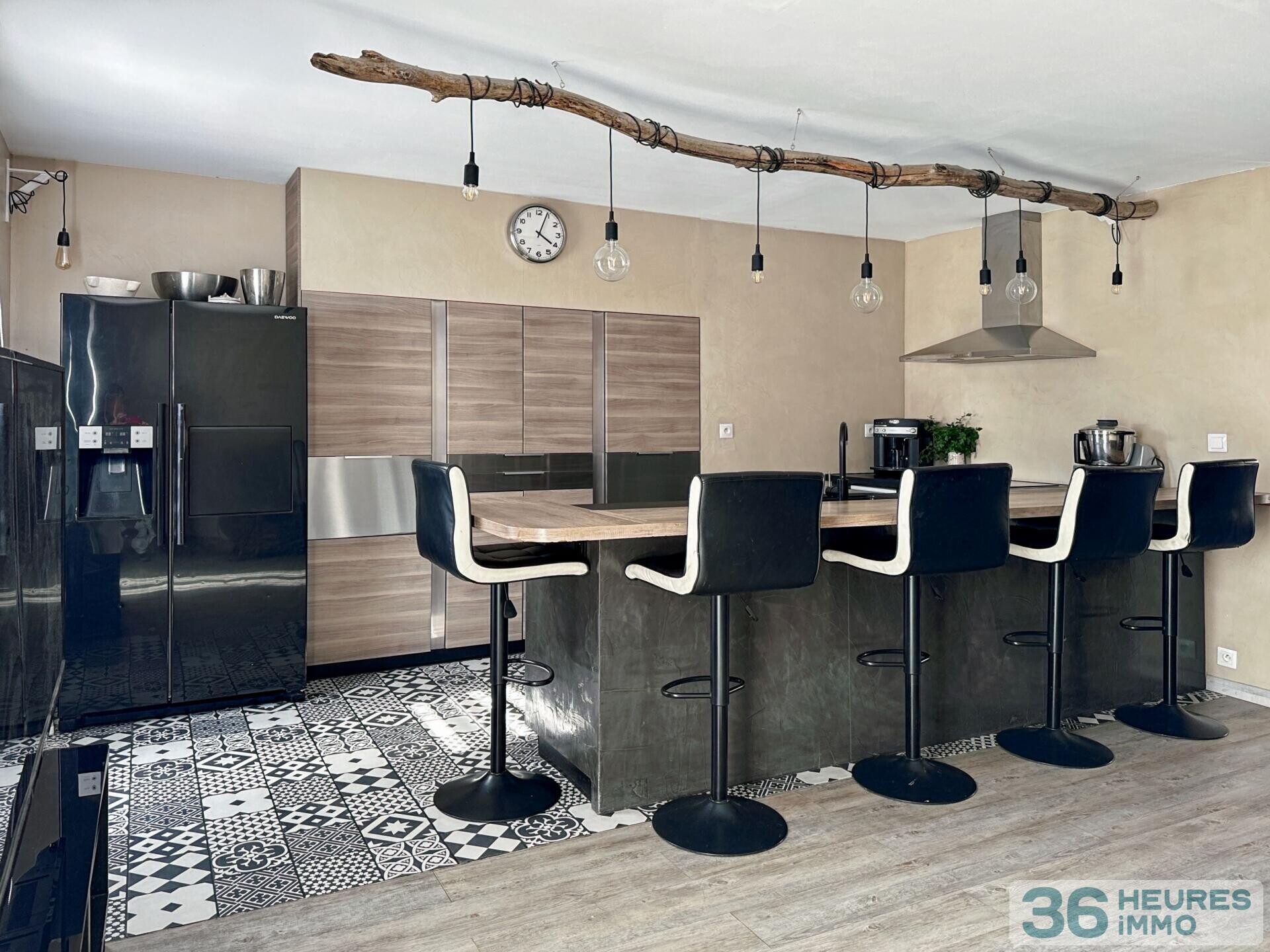 MAISON 5 PIECES AVEC EXTERIEUR IDEALEMENT SITUEE AU CAMOINS