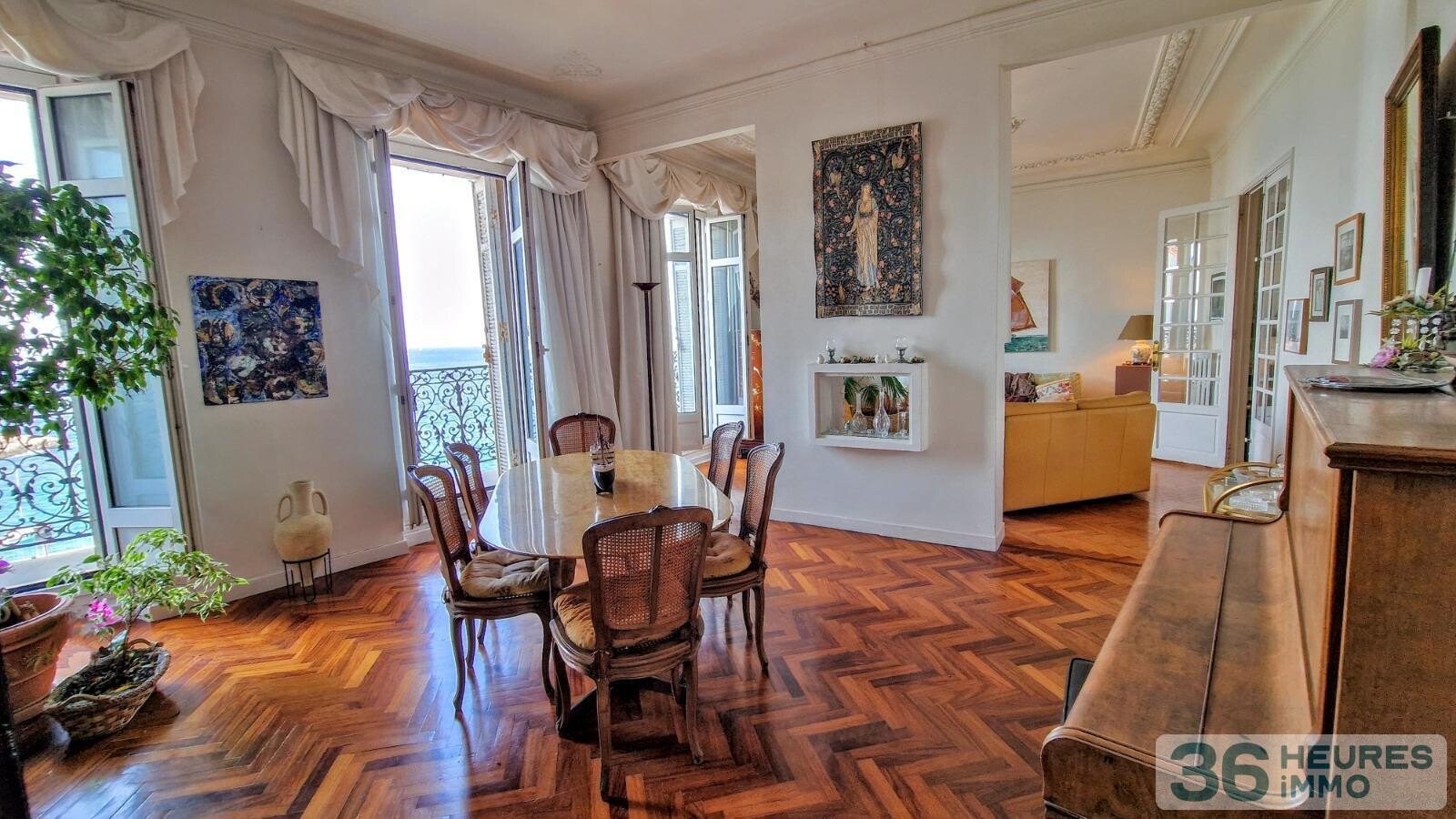 Appartement Haussmannien - 125 m2- front de mer