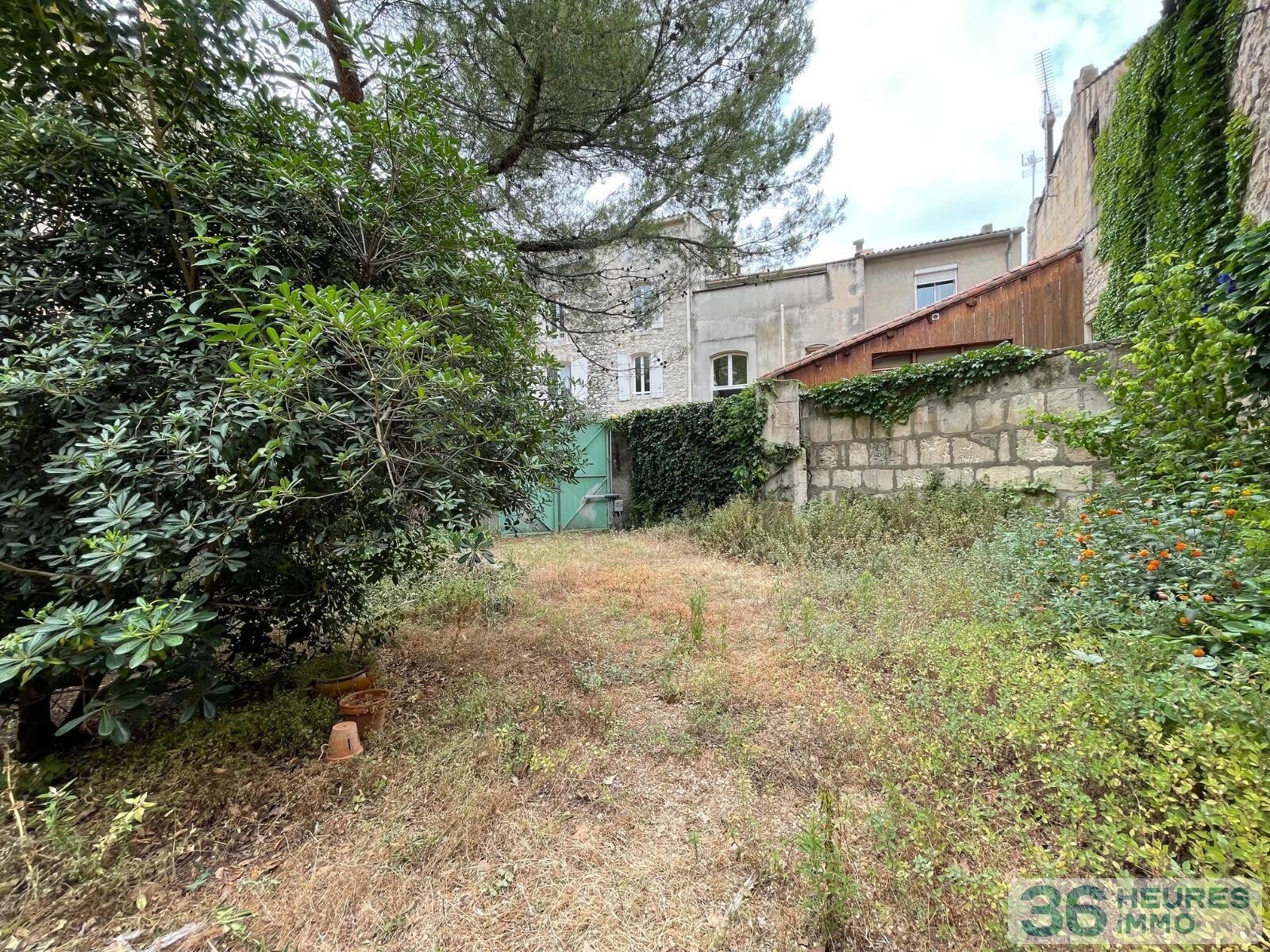  MAISON DE VILLE DE 358M2 SUR 402 M2 DE TERRAIN