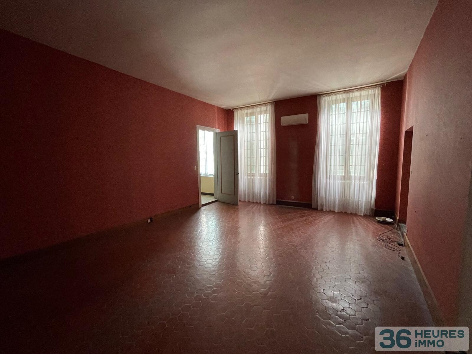  MAISON DE VILLE DE 358M2 SUR 402 M2 DE TERRAIN