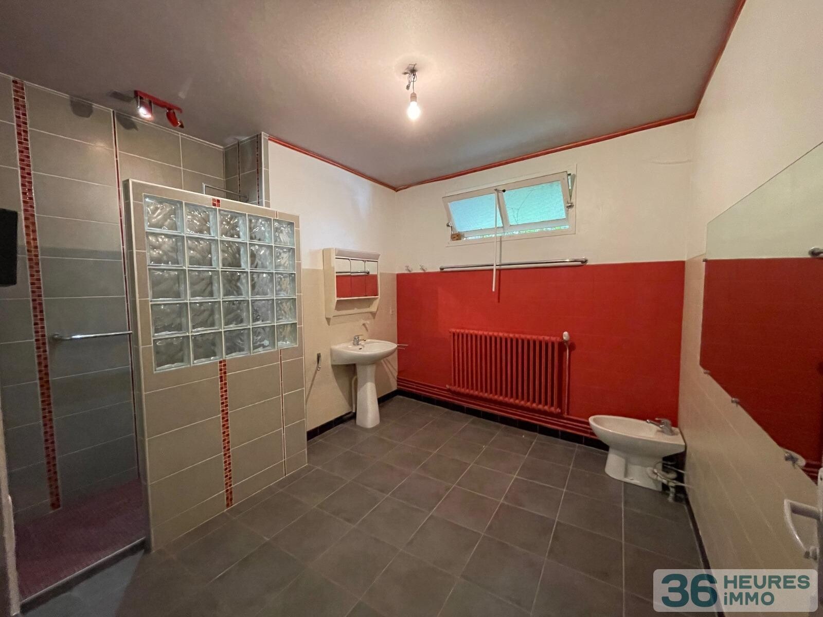  MAISON DE VILLE DE 358M2 SUR 402 M2 DE TERRAIN