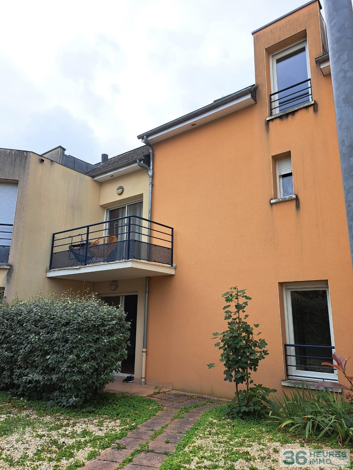 APPARTEMENT 2 CHAMBRES AVEC TERRASSE ET PARKING 