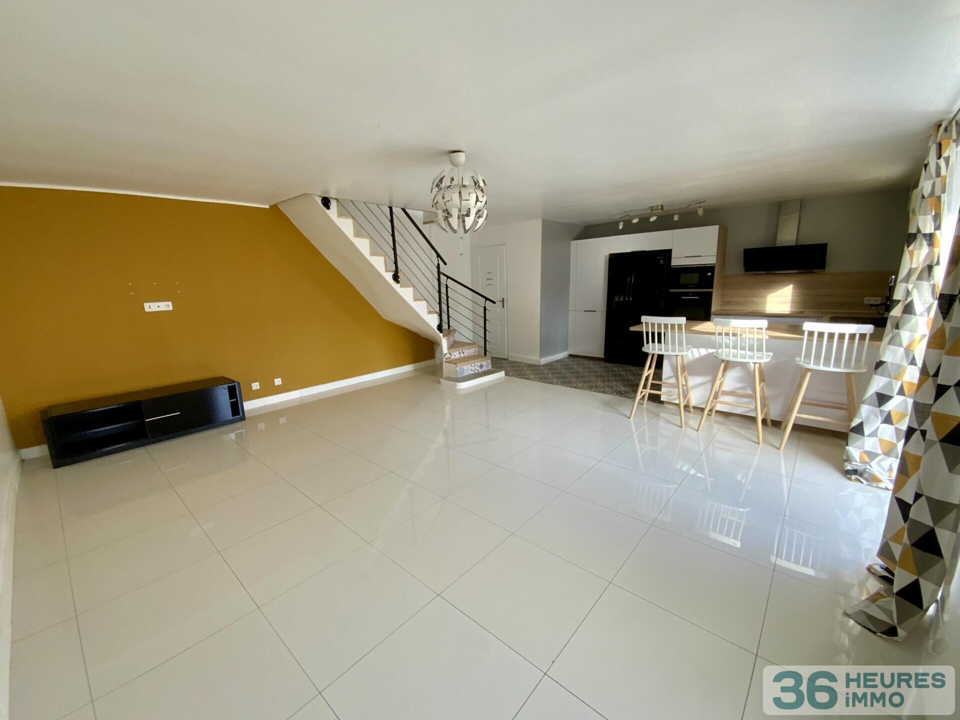 Maison + extérieur + garage + combles aménageables 