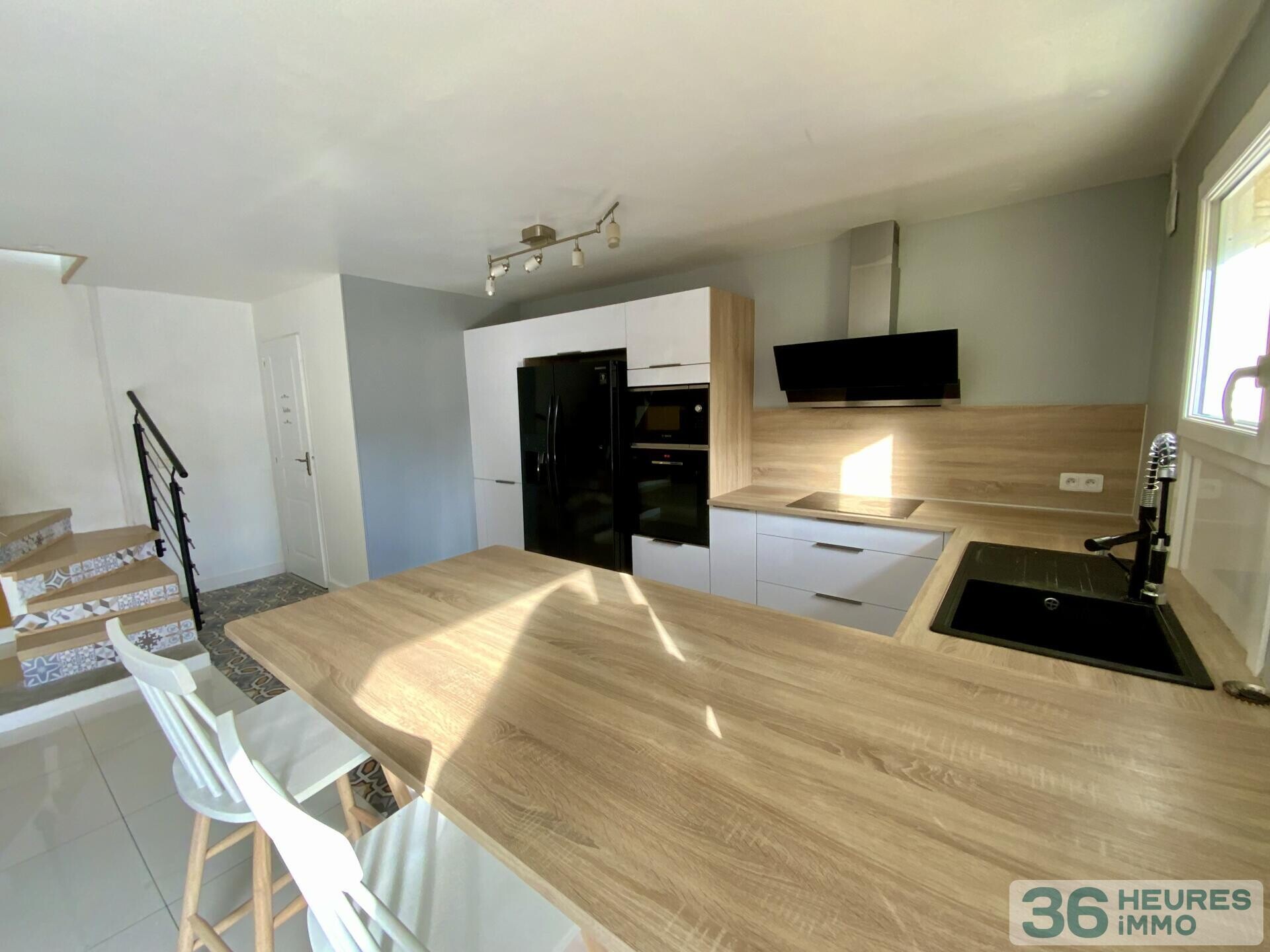 Maison + extérieur + garage + combles aménageables 