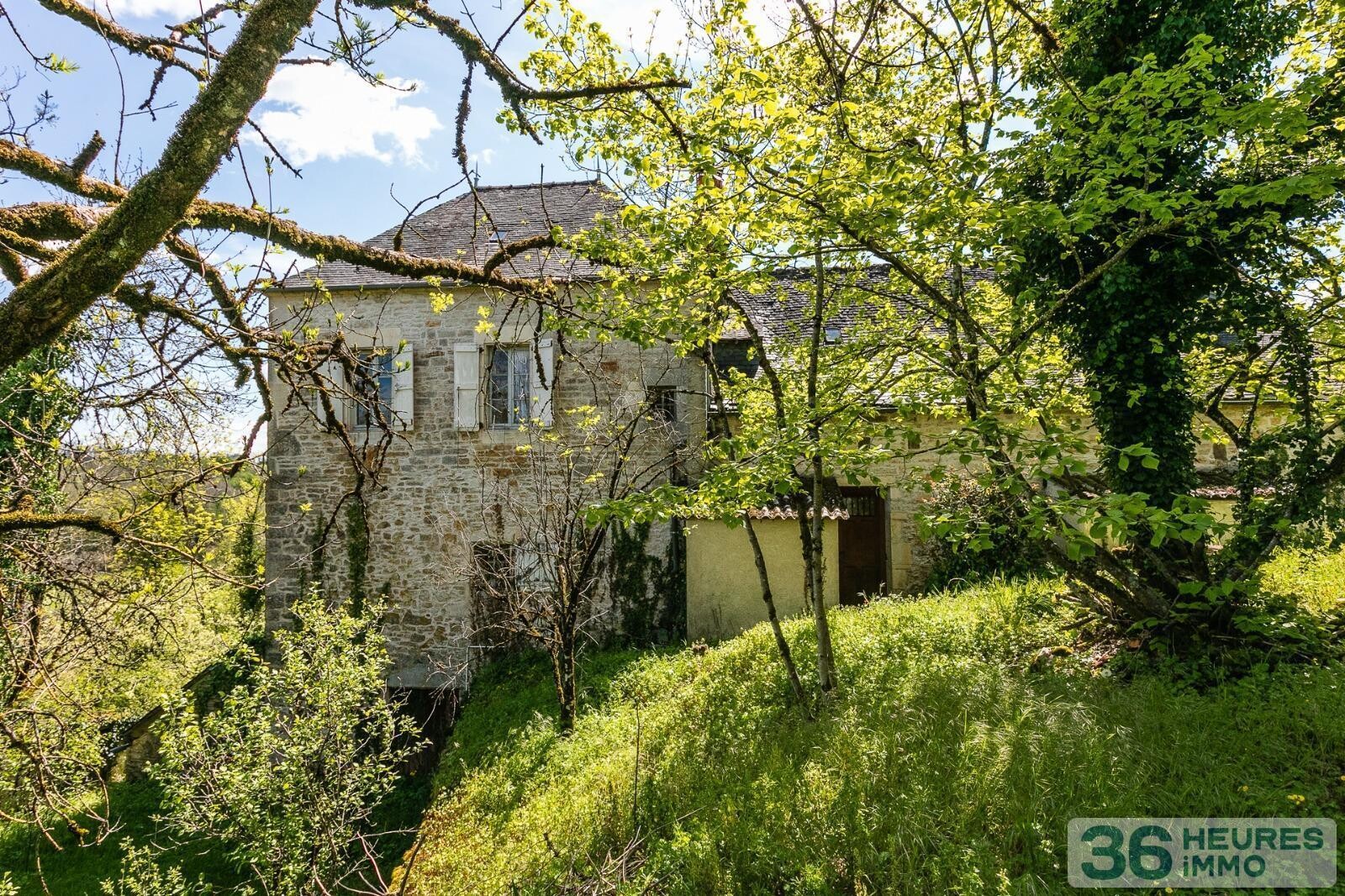 MAISON D'HABITATION ET GRANGE