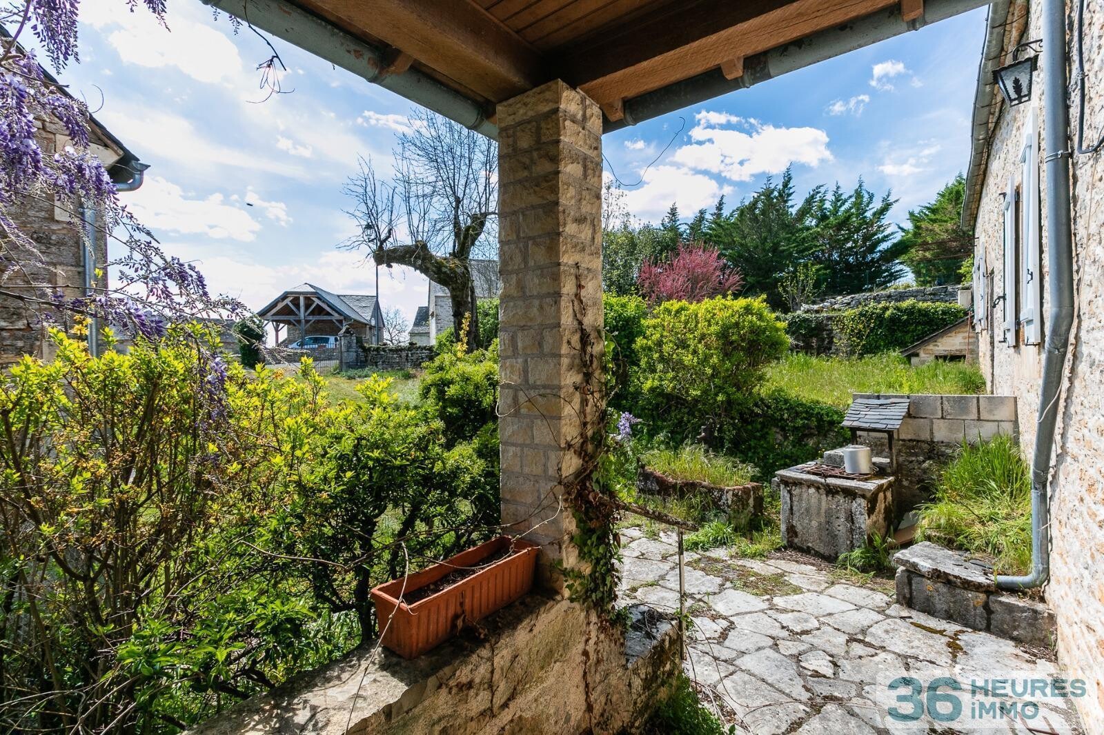 MAISON D'HABITATION ET GRANGE