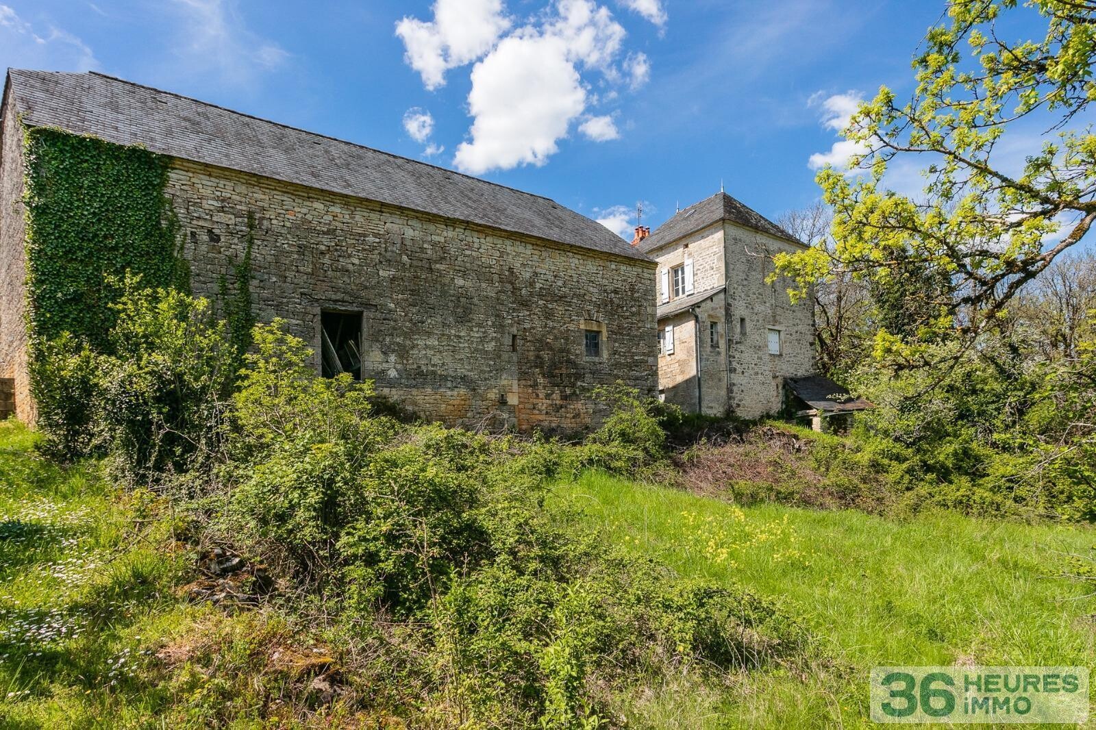 MAISON D'HABITATION ET GRANGE