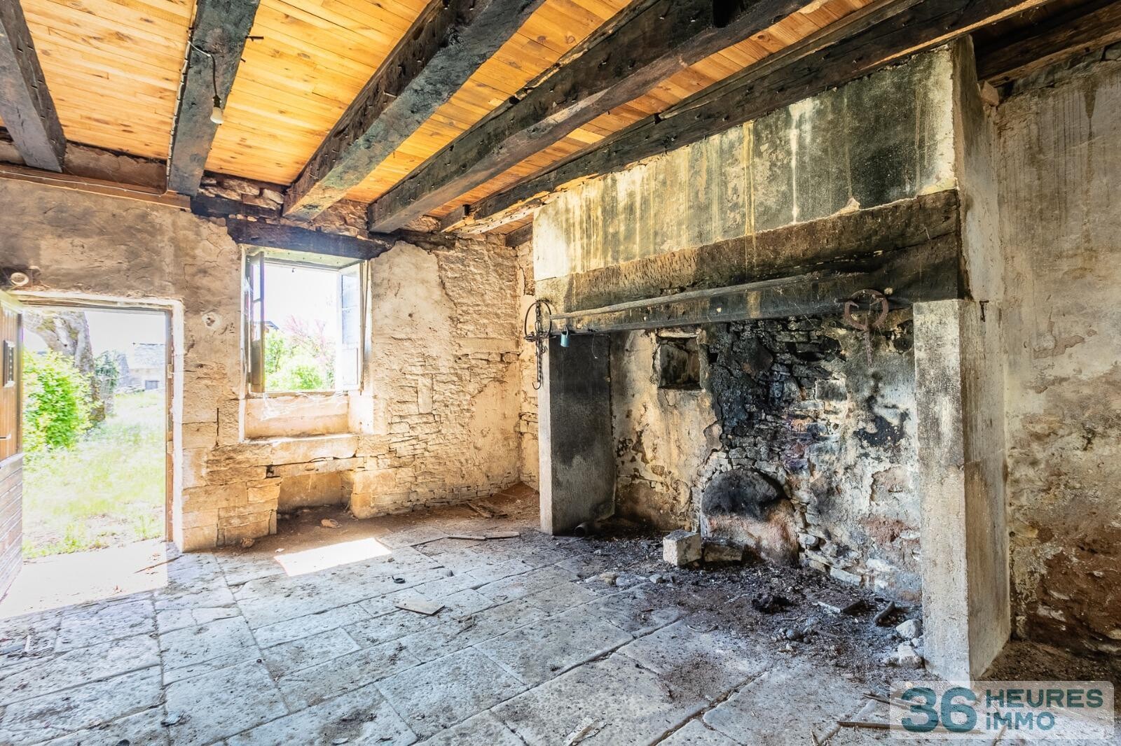 MAISON D'HABITATION ET GRANGE