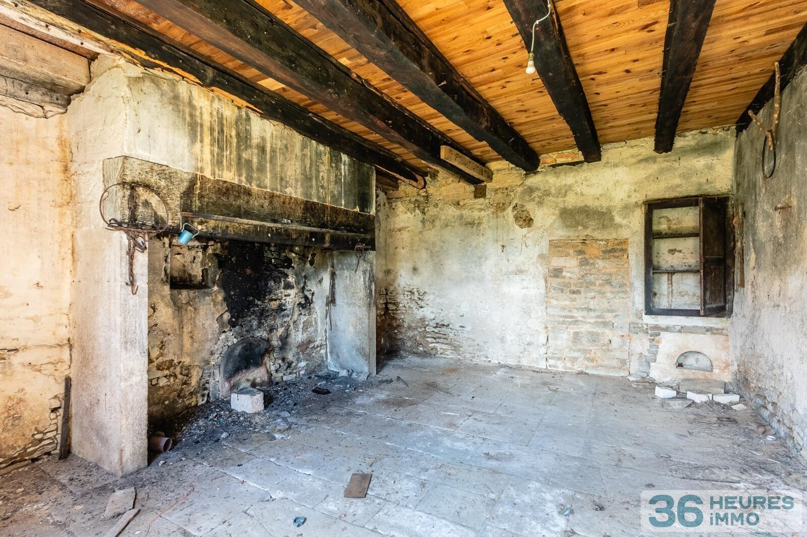 MAISON D'HABITATION ET GRANGE