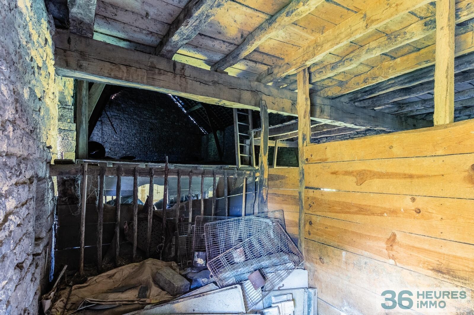 MAISON D'HABITATION ET GRANGE