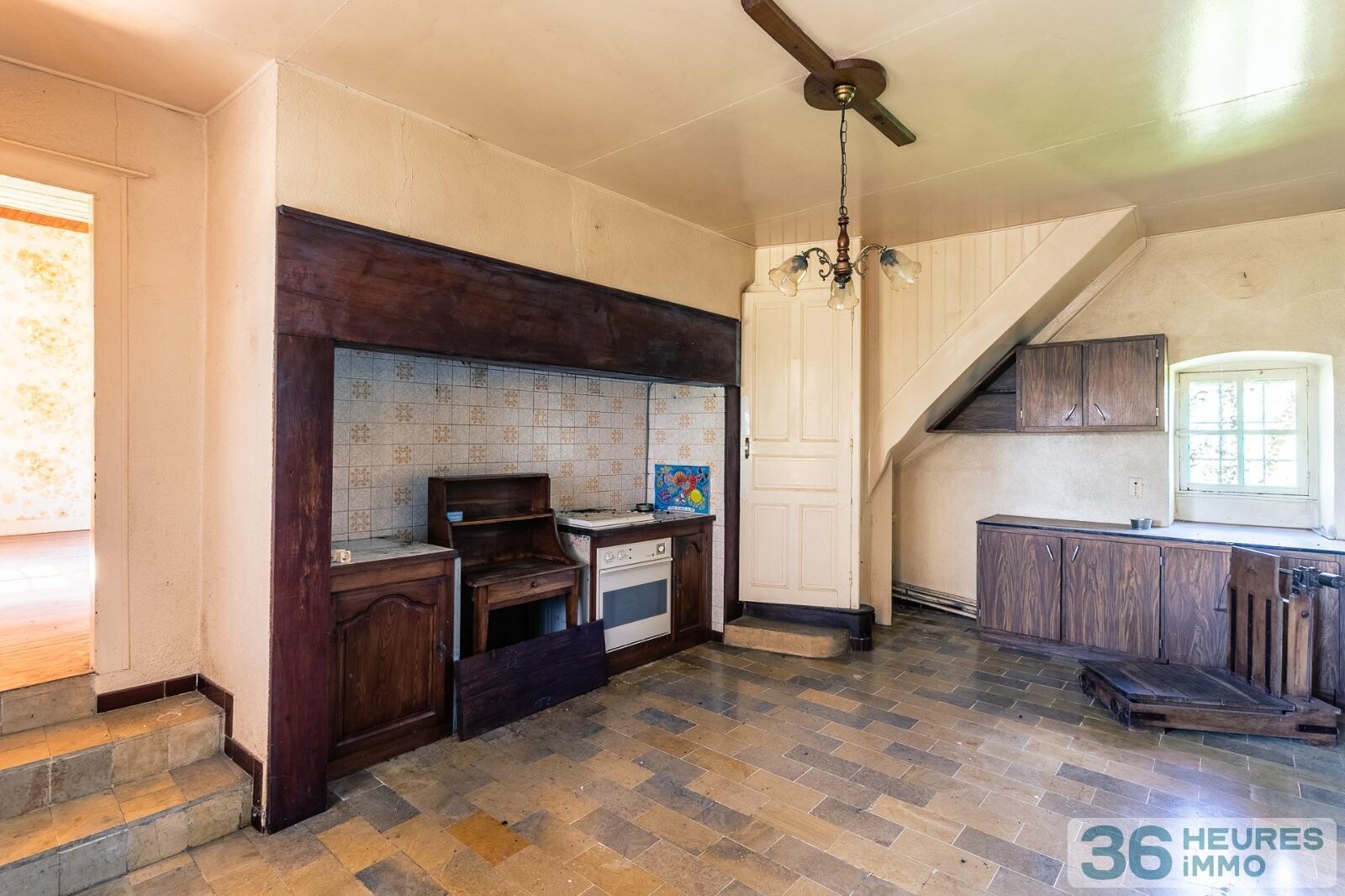 MAISON D'HABITATION ET GRANGE