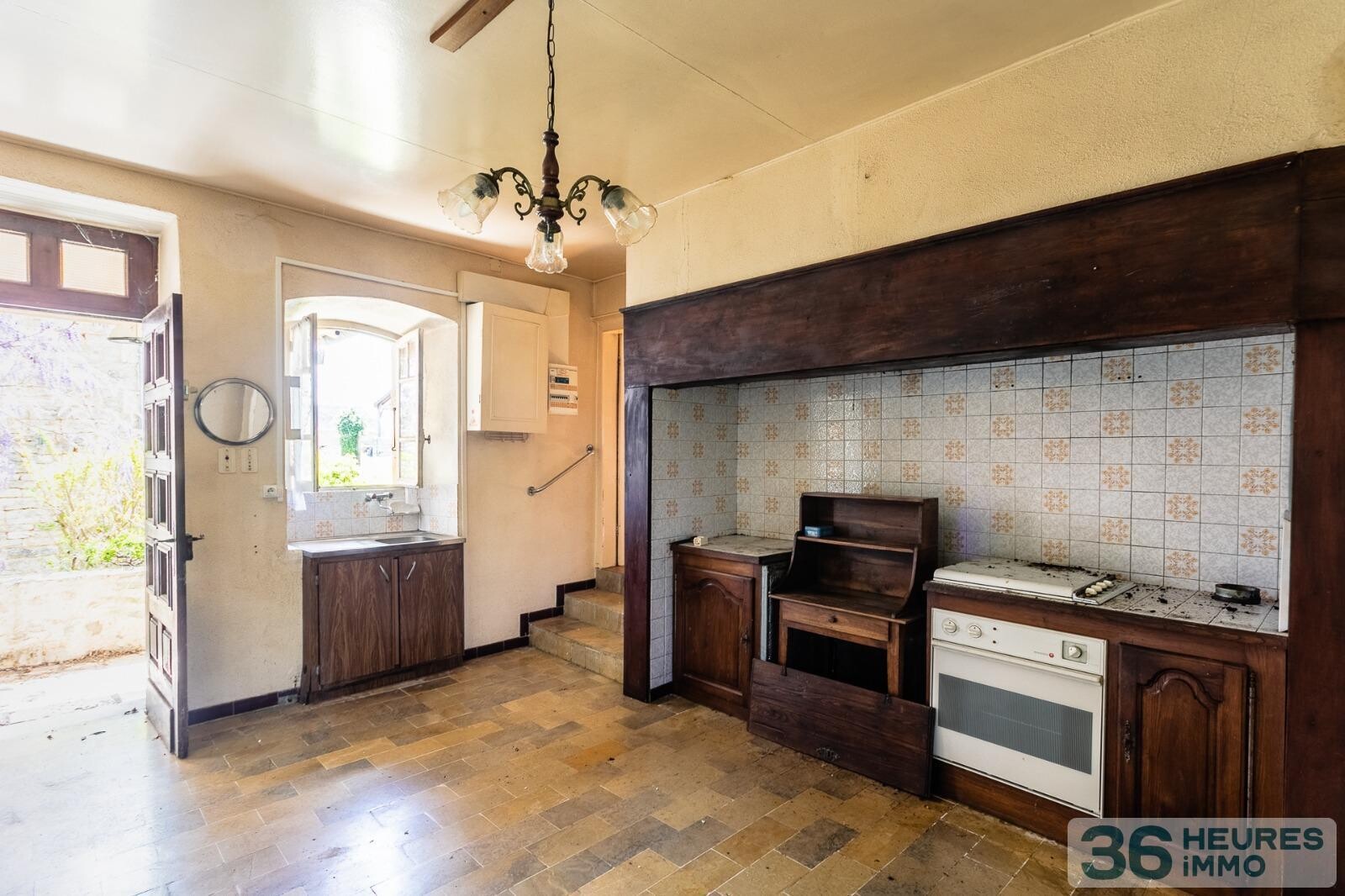 MAISON D'HABITATION ET GRANGE