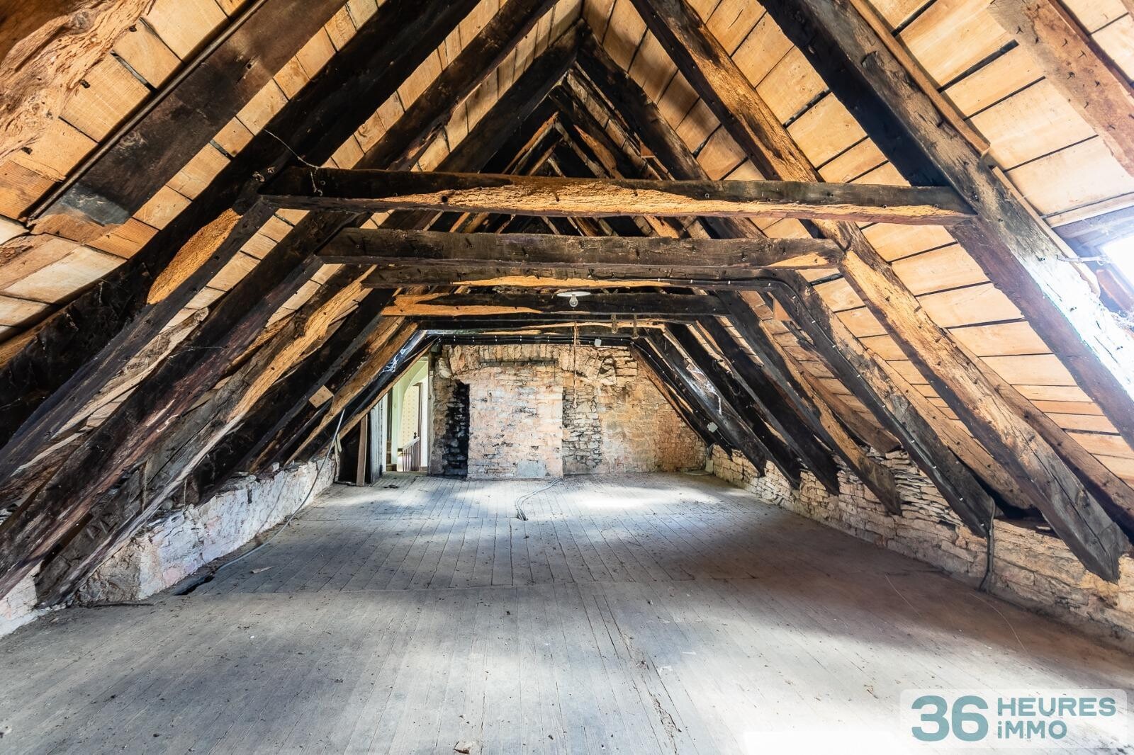 MAISON D'HABITATION ET GRANGE