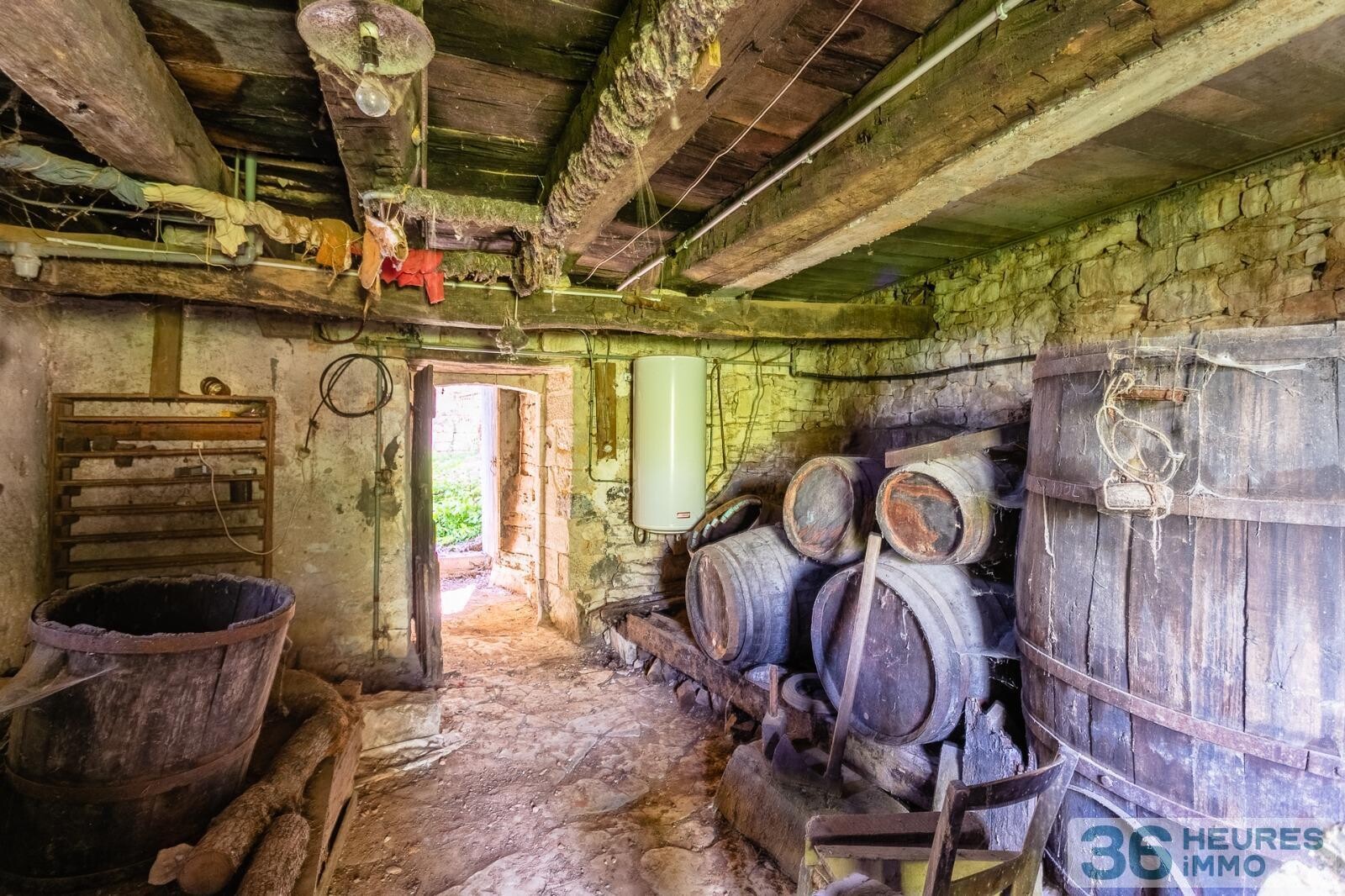 MAISON D'HABITATION ET GRANGE