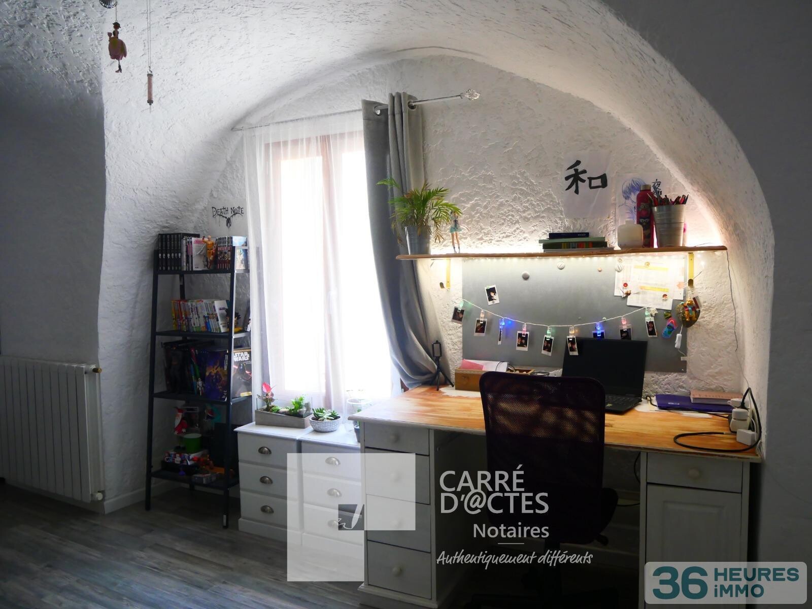 Grande Maison en cur de village BOISSIERES