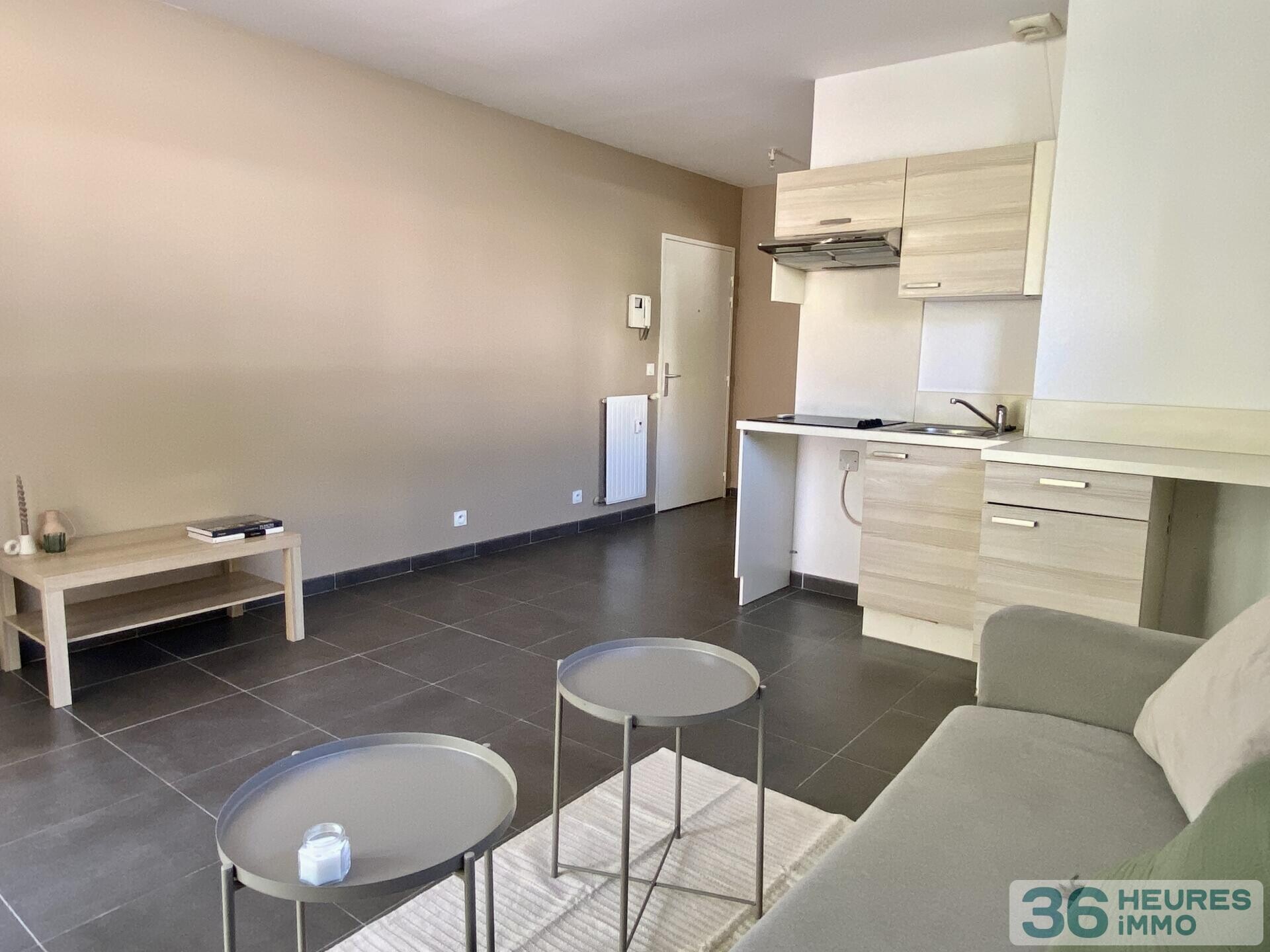 2p avec terrasse et parking privatif