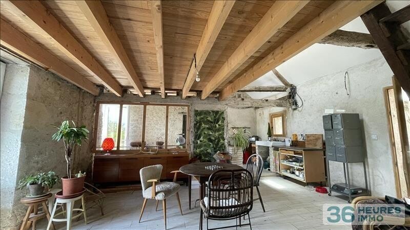 MAISON EN PIERRES AVEC GRANGES