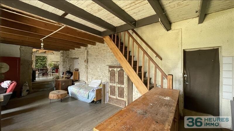 MAISON EN PIERRES AVEC GRANGES