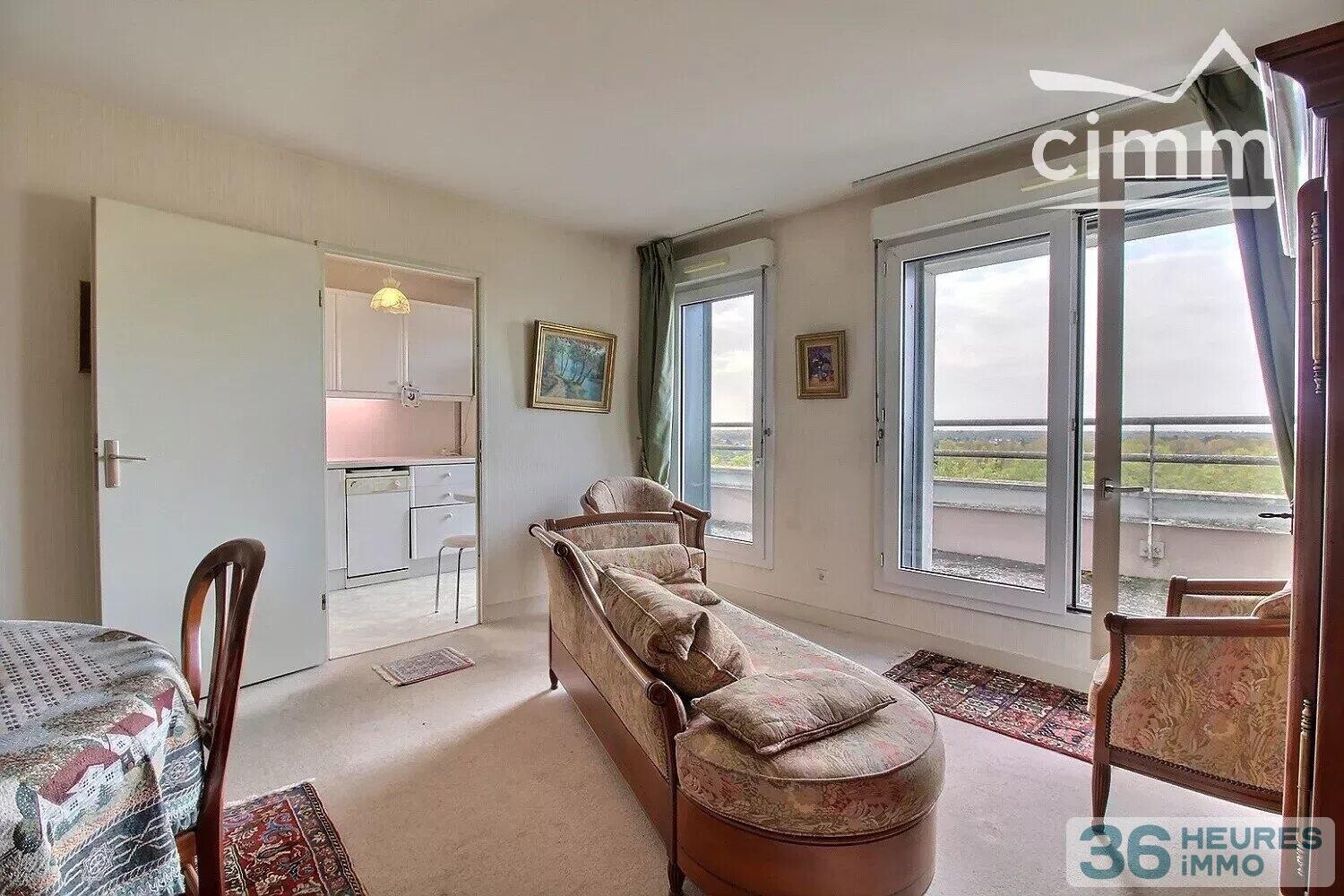 Bel appartement T3 dernier étage vue sur Loire Résidence Le Belvédère