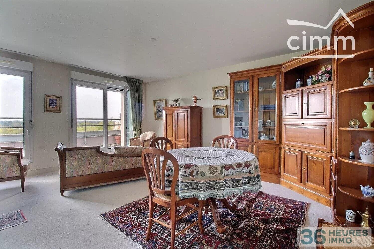 Bel appartement T3 dernier étage vue sur Loire Résidence Le Belvédère