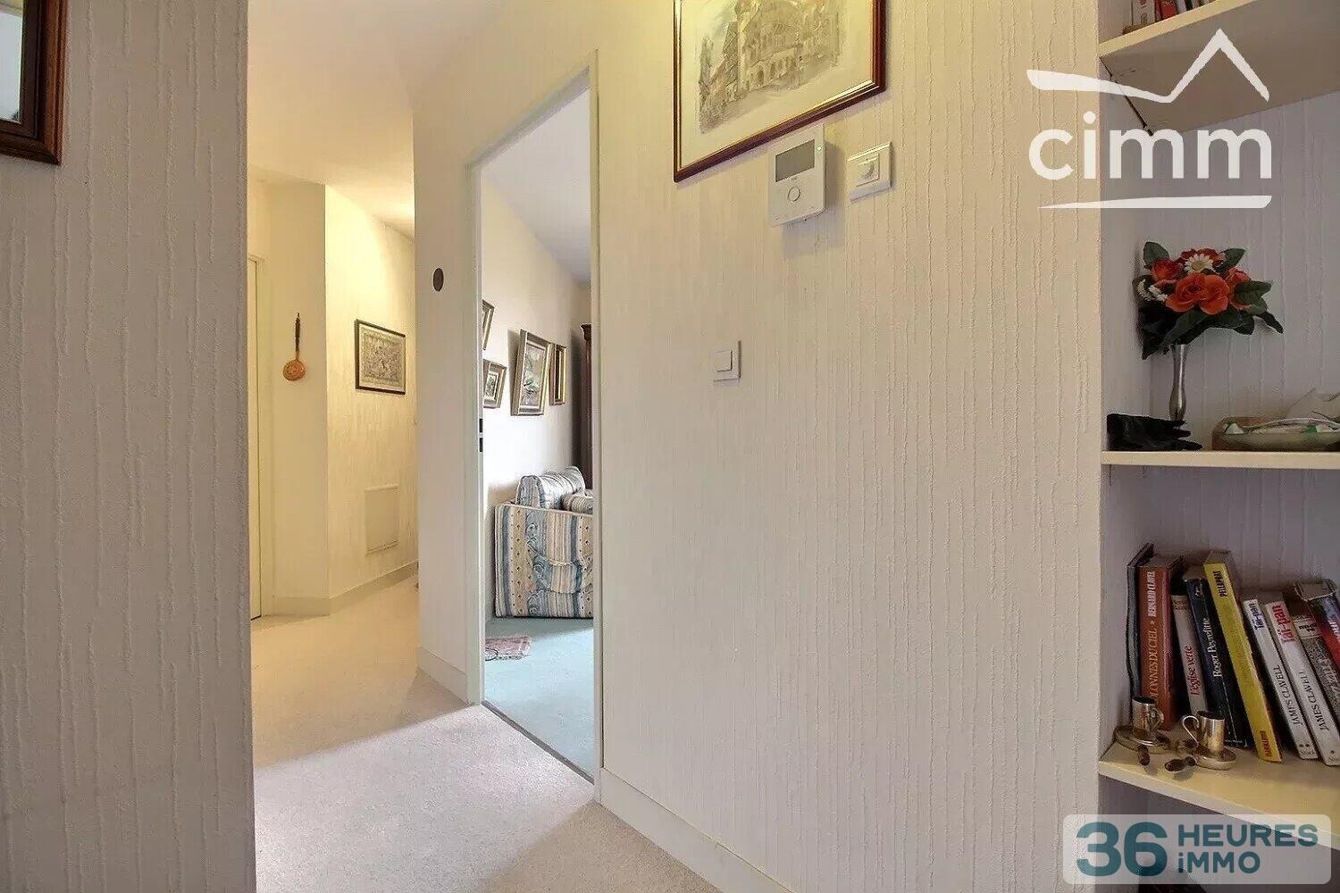 Bel appartement T3 dernier étage vue sur Loire Résidence Le Belvédère