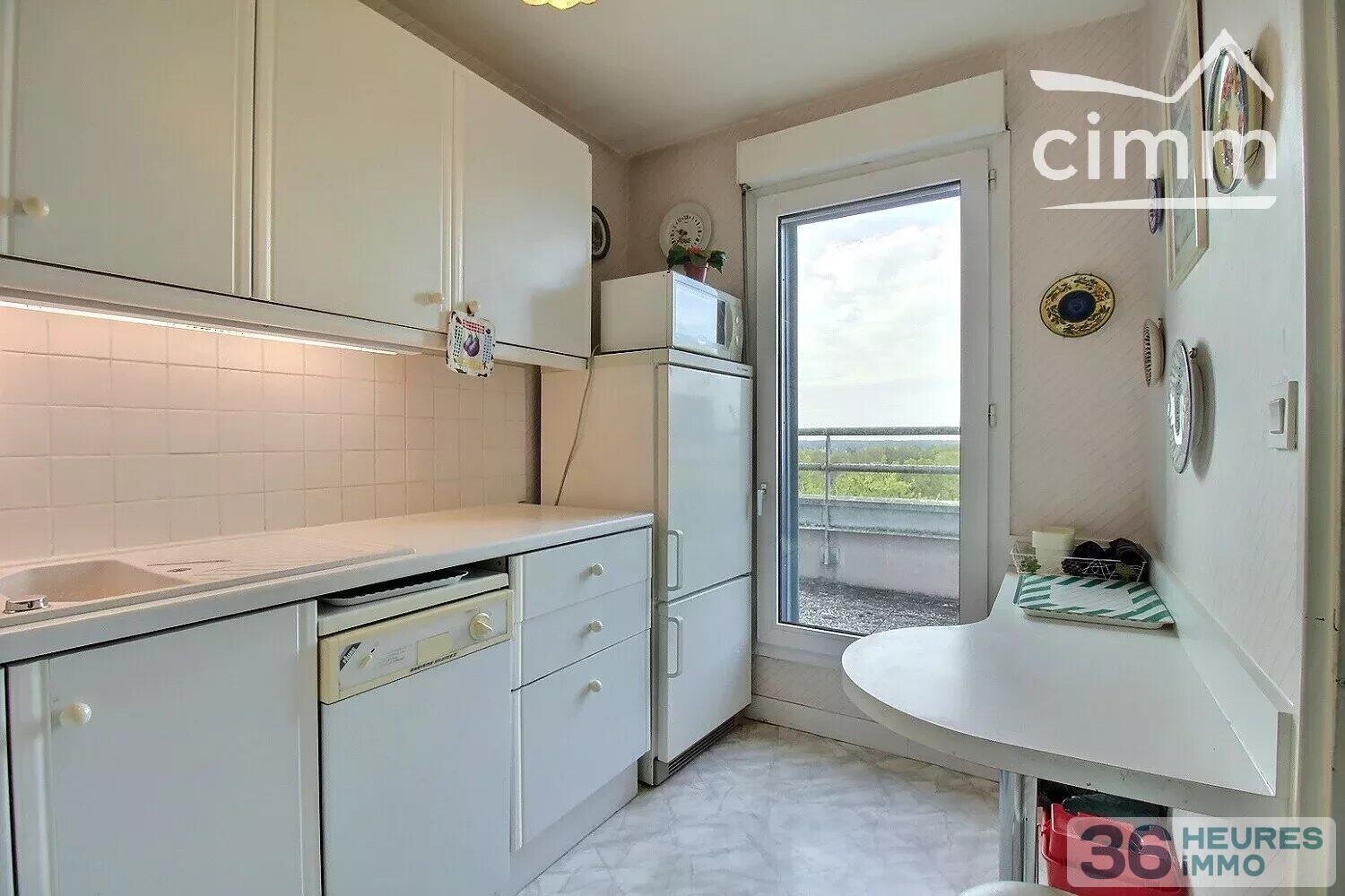 Bel appartement T3 dernier étage vue sur Loire Résidence Le Belvédère