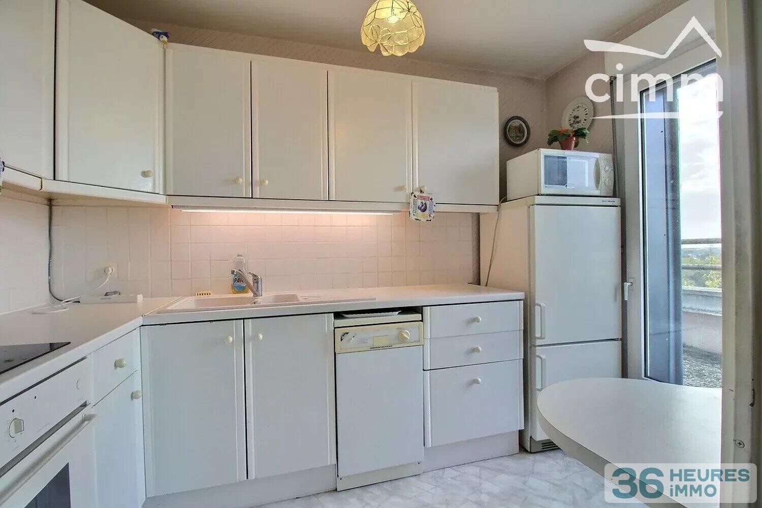 Bel appartement T3 dernier étage vue sur Loire Résidence Le Belvédère