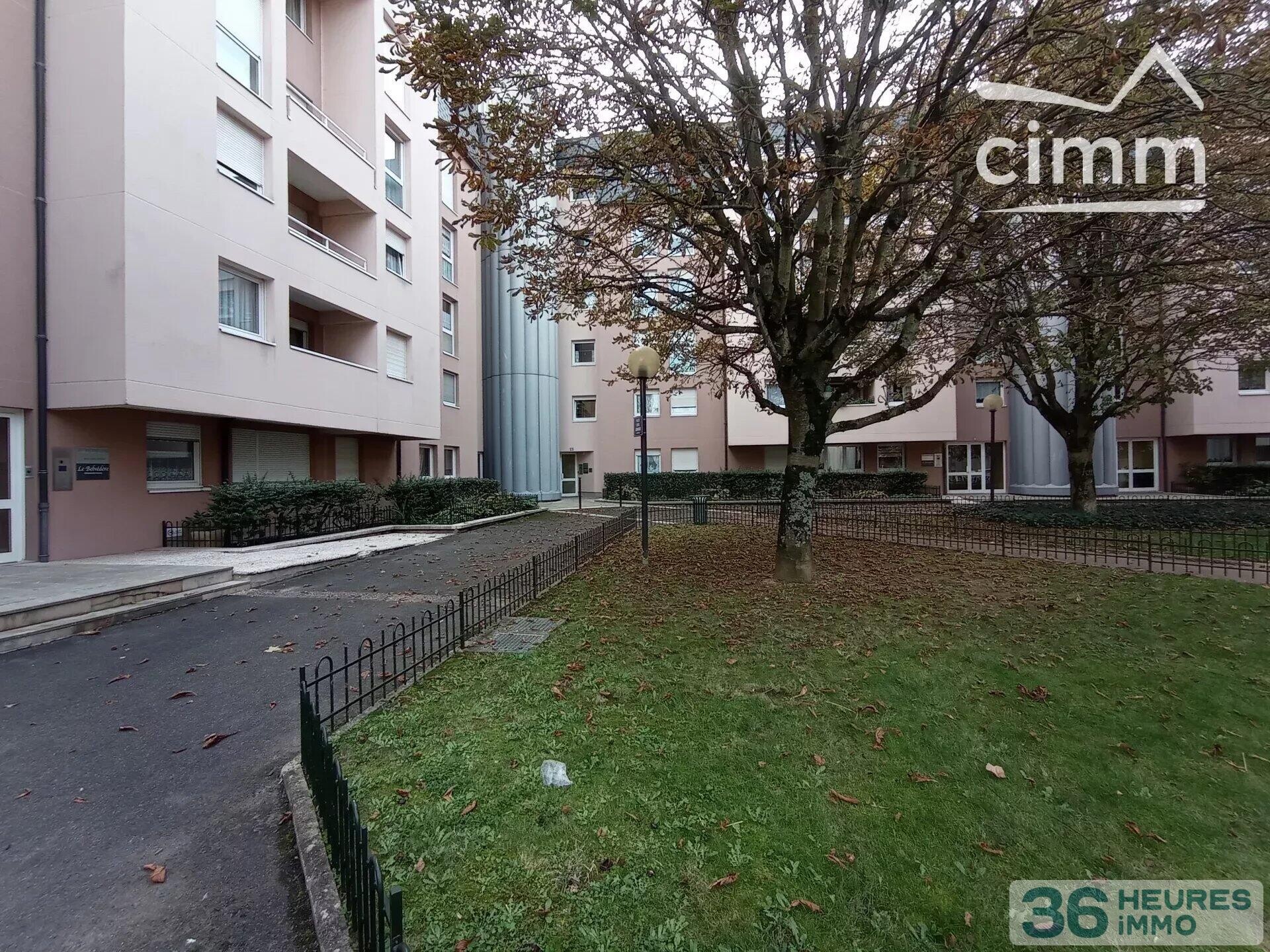 Bel appartement T3 dernier étage vue sur Loire Résidence Le Belvédère