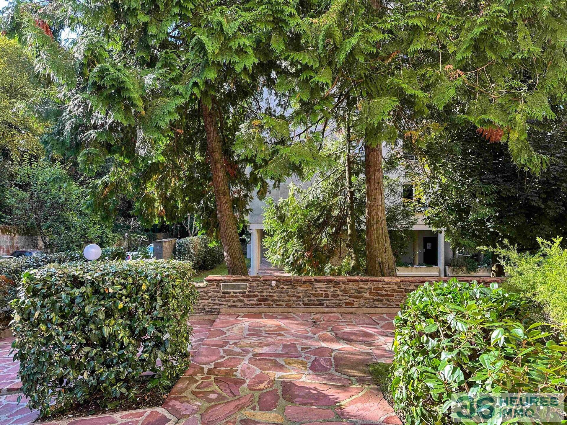 Appartement T4 de 98m2, à rénover. Secteur Camus, Nantes