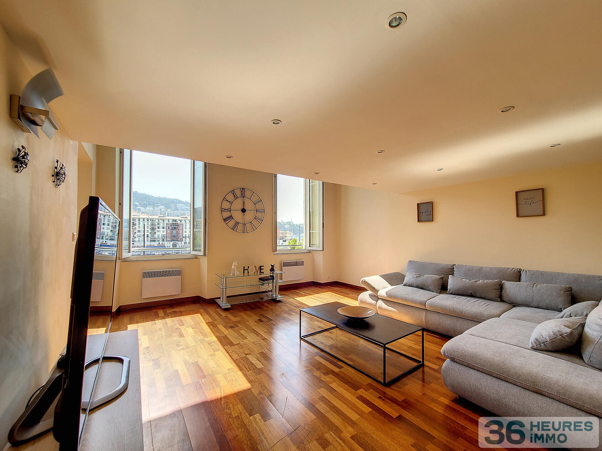 Bijou en 1ère ligne du port de Nice