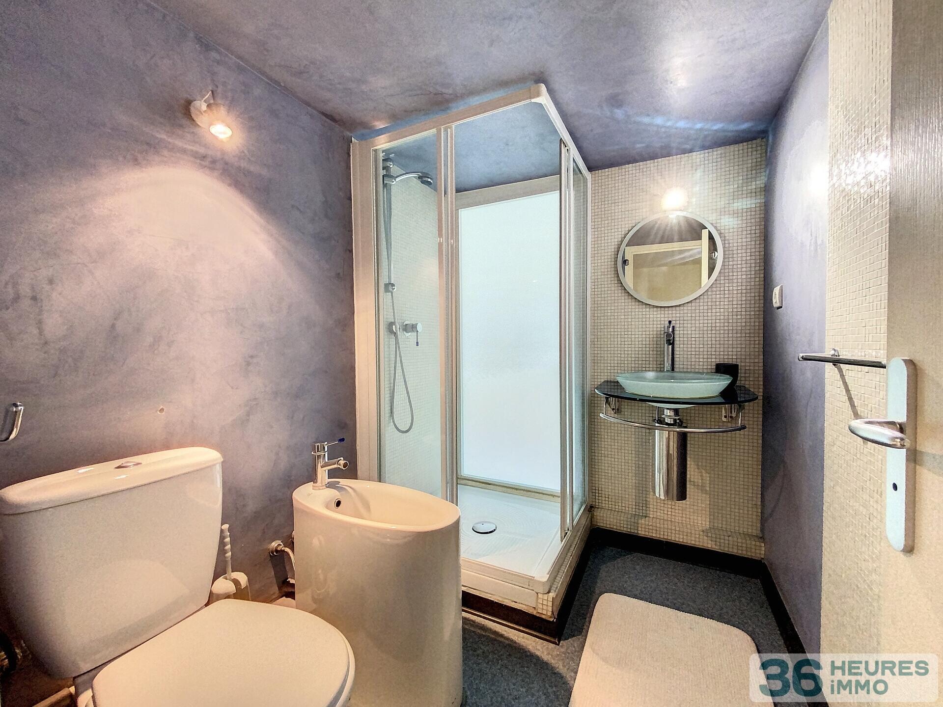 Bijou en 1ère ligne du port de Nice