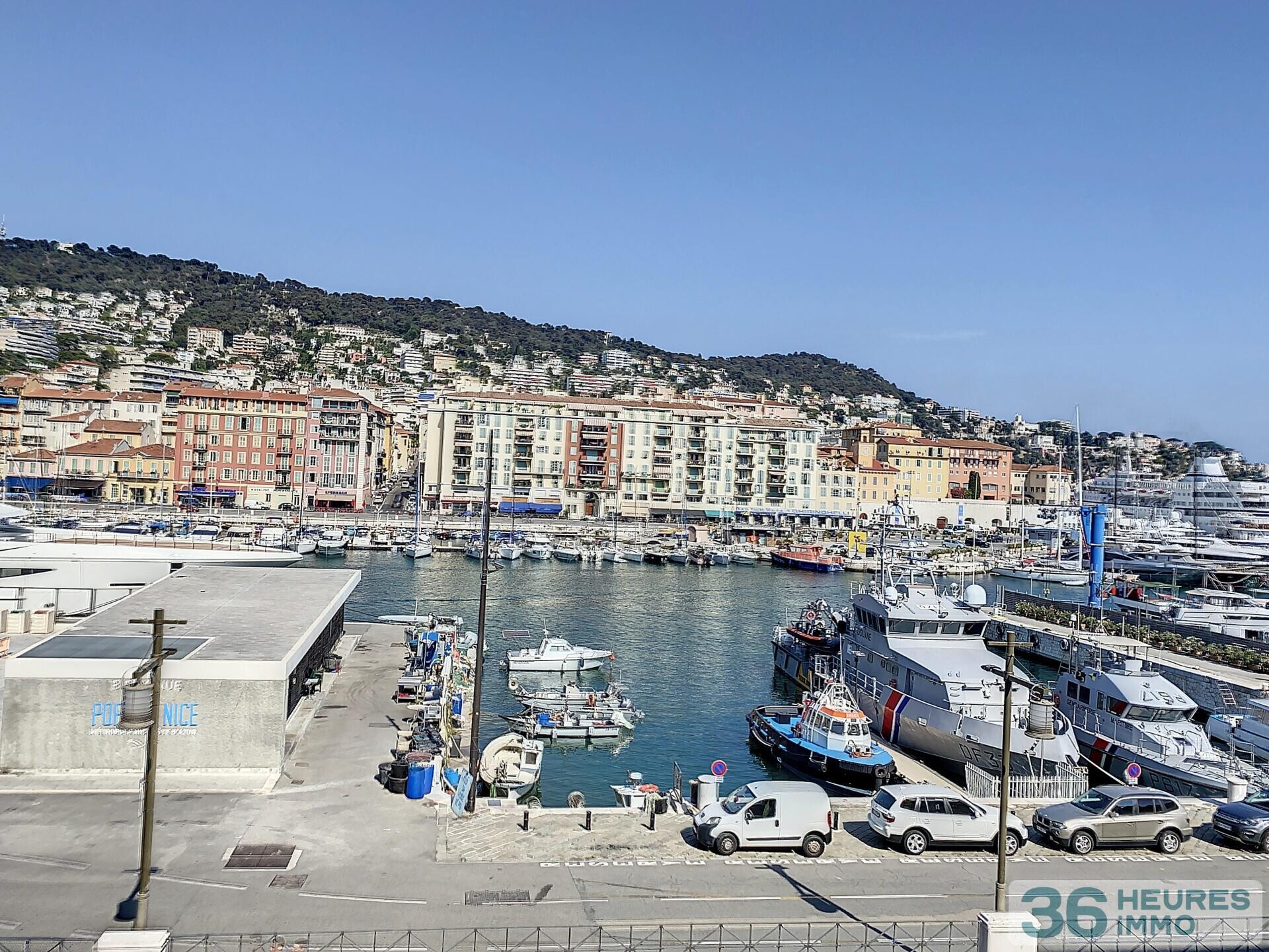 Bijou en 1ère ligne du port de Nice