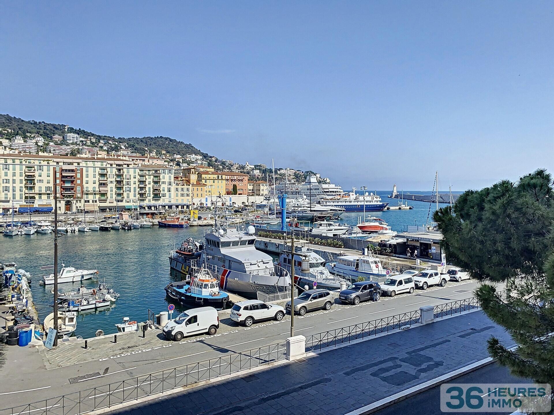 Bijou en 1ère ligne du port de Nice