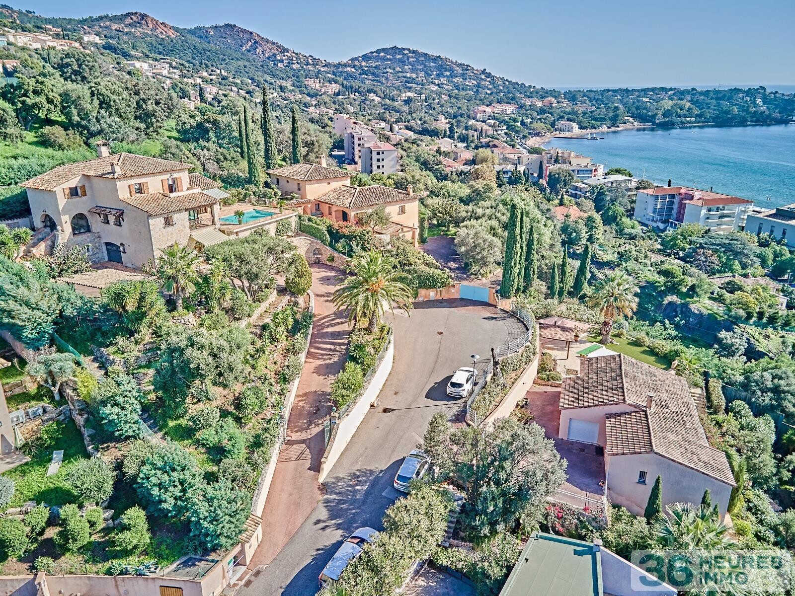 MAGNIFIQUE VILLA EN PIERRE VUE MER