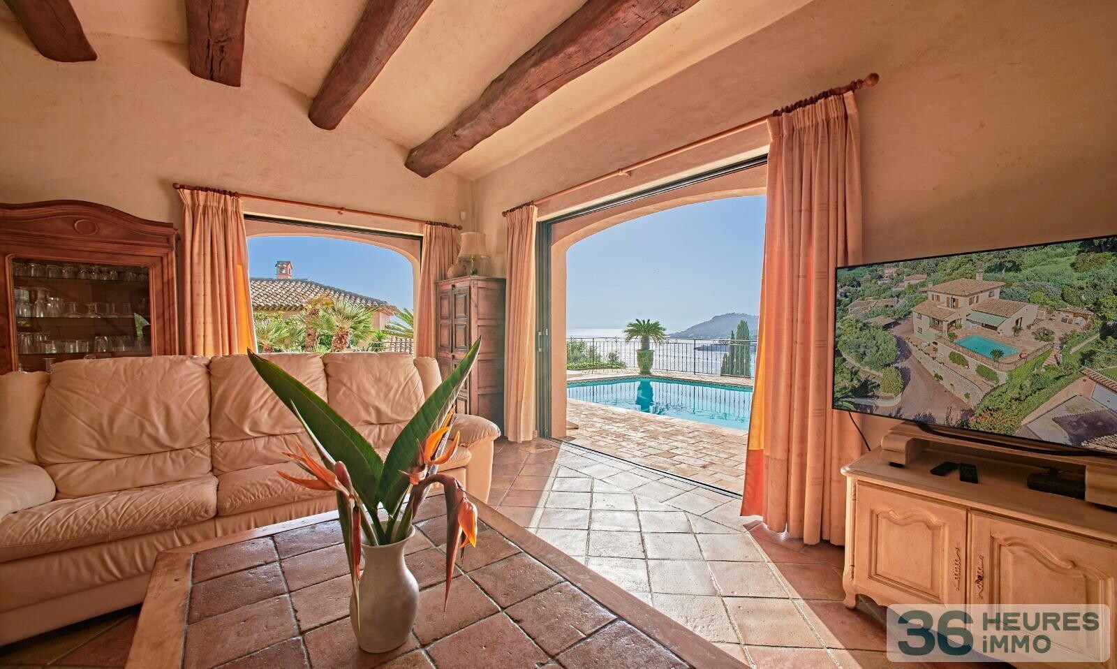 MAGNIFIQUE VILLA EN PIERRE VUE MER