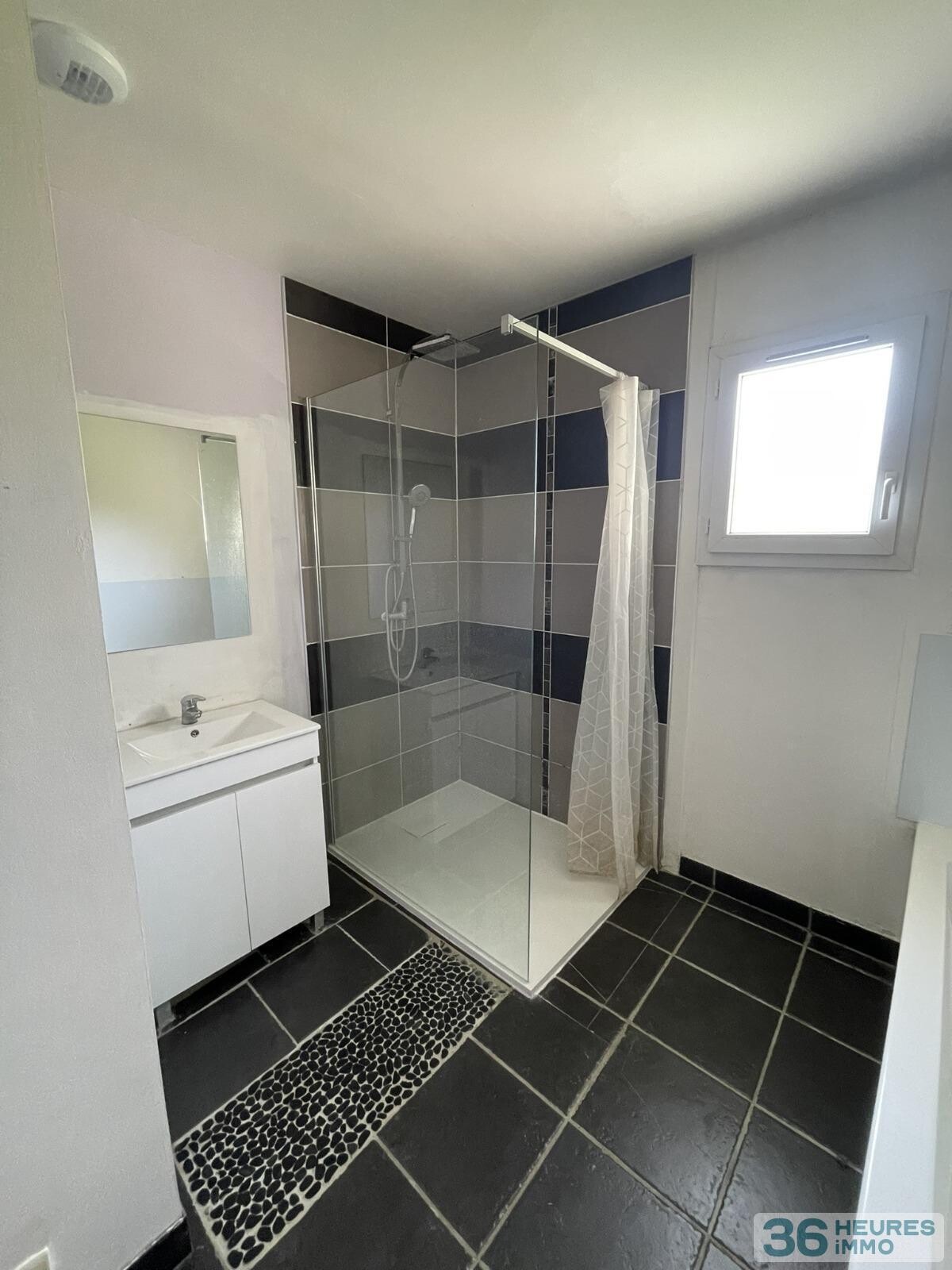 MAISON de plain pied de type 5 construite en 2007 