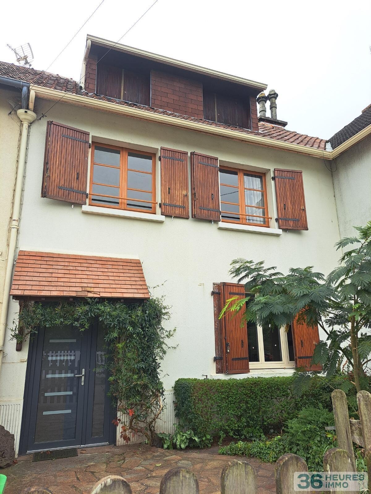 CITE DES PINS - MAISON 2 CHAMBRES + BUREAU AVEC JARDIN 