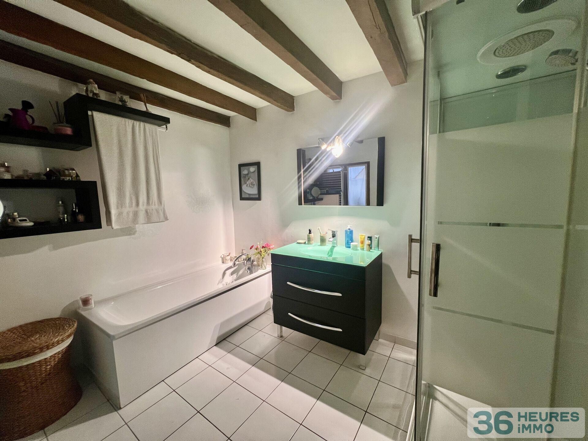 Appartement 3 pièces, avec place de parking et sans charge de co propriété 