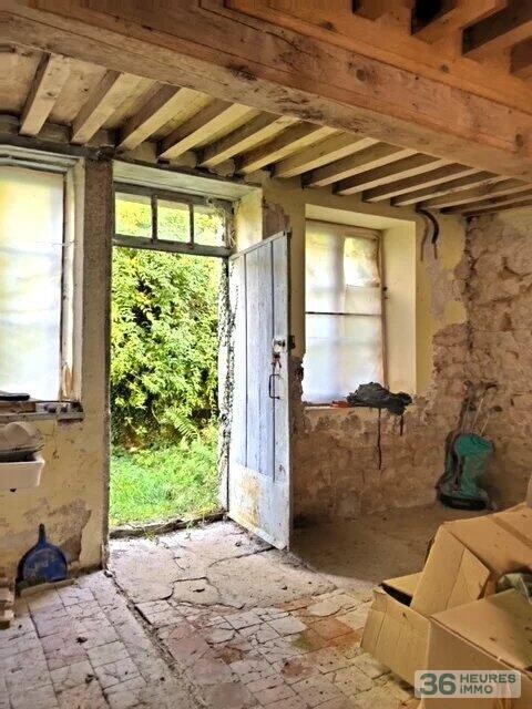 A VENDRE-MAISON ANCIENNE A RENOVER-89630 QUARRE LES TOMBES