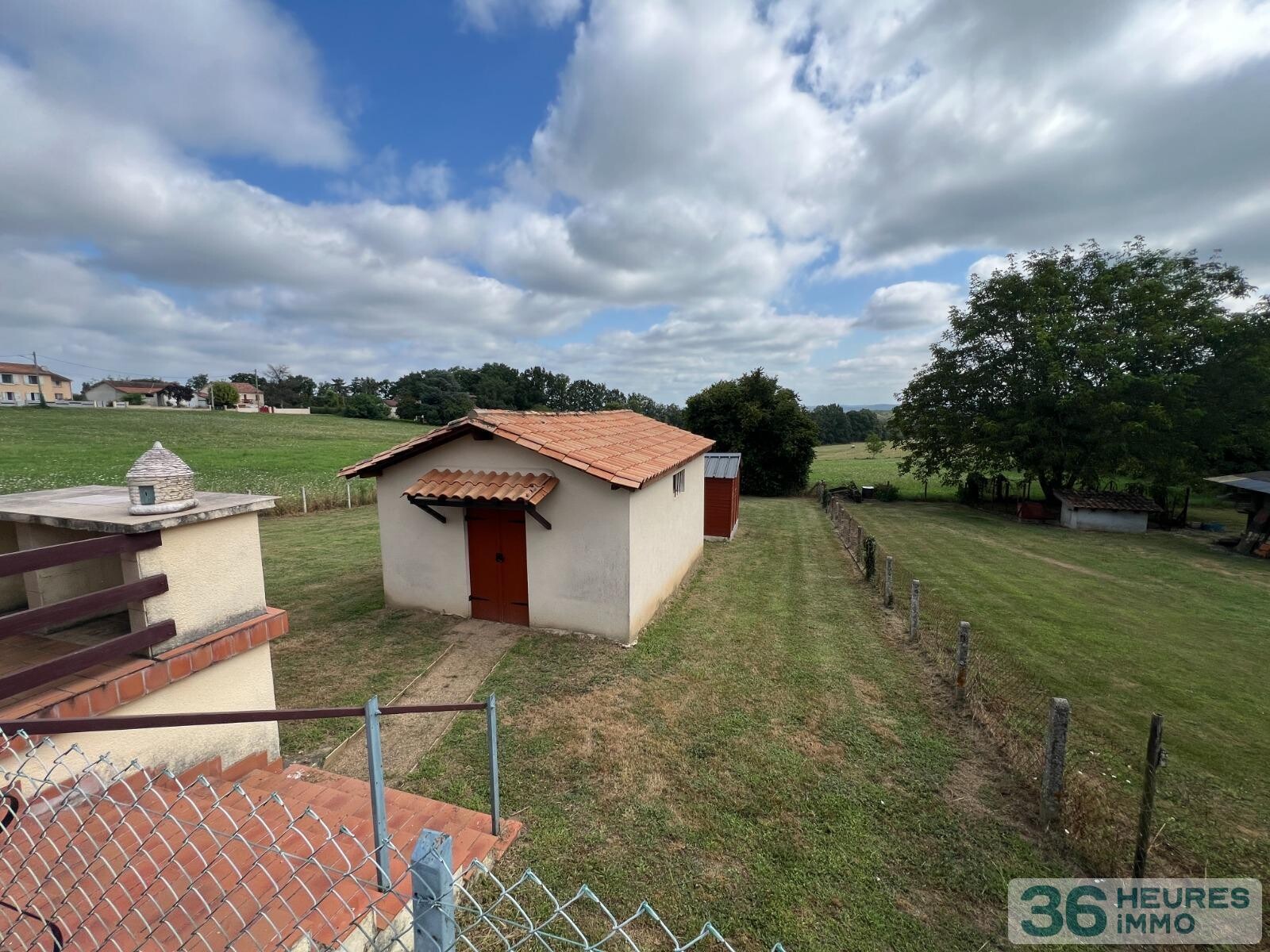 MAISON DE PLAIN PIED AVEC DEPENDANCE